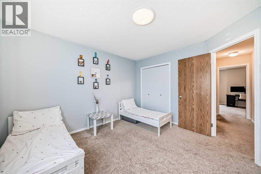 103 Everstone Place Sw, Calgary, Alberta  T2Y 4H7 - Photo 25 - A2308086