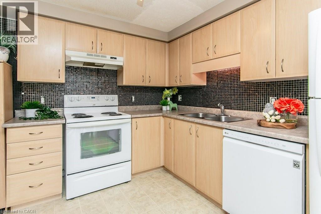 71 Foxglove Crescent, Kitchener, Ontario  N2E 3Y8 - Photo 17 - 40833337