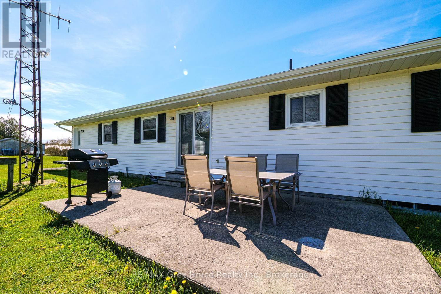 26 Maple Golf Crescent, Northern Bruce Peninsula, Ontario  N0H 2R0 - Photo 9 - X12727600