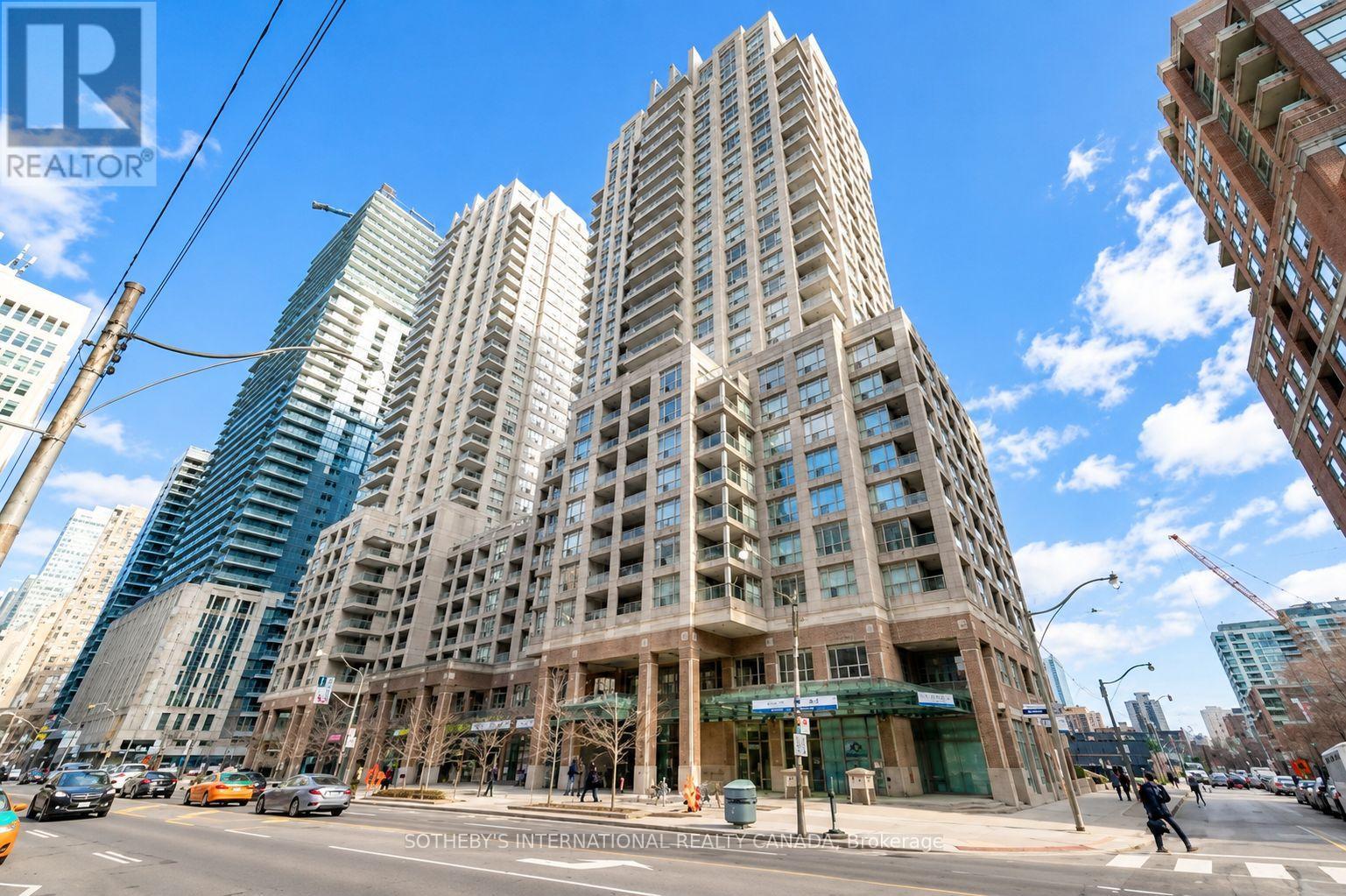 1901 - 909 BAY STREET, Toronto, Ontario