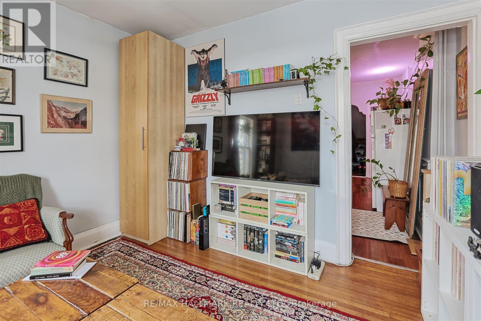 Back - 155 Major Street, Toronto, Ontario  M5S 2K9 - Photo 5 - C13198436