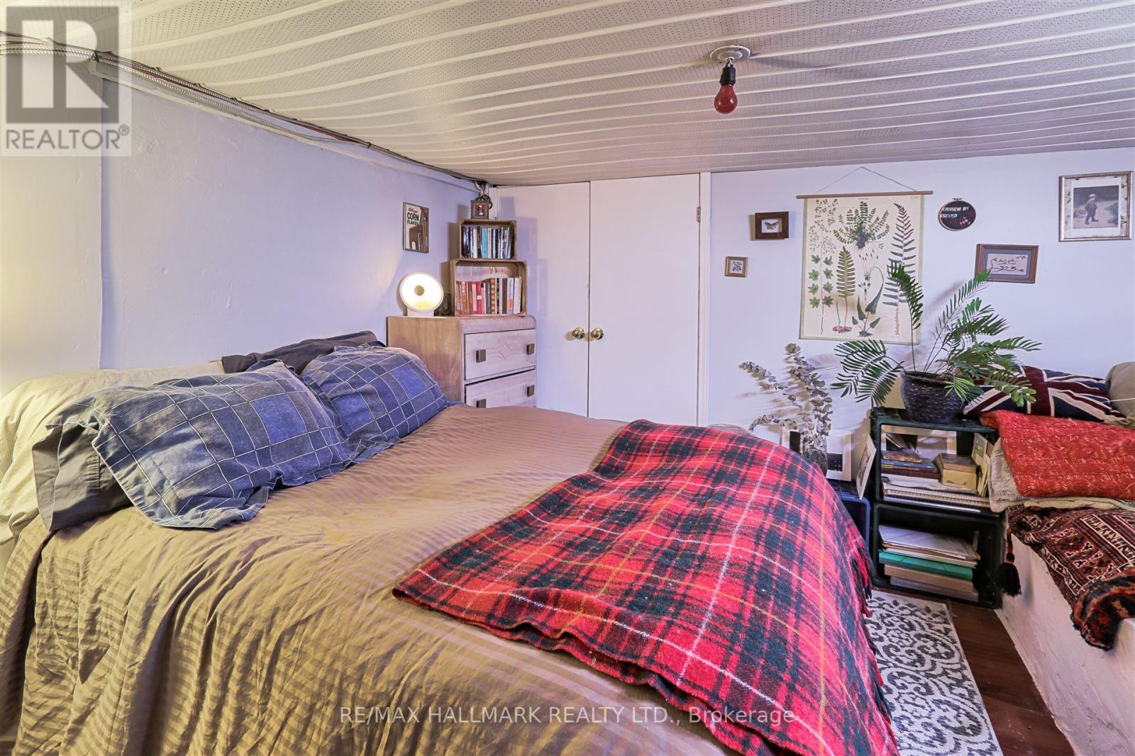 Back - 155 Major Street, Toronto, Ontario  M5S 2K9 - Photo 8 - C13198436