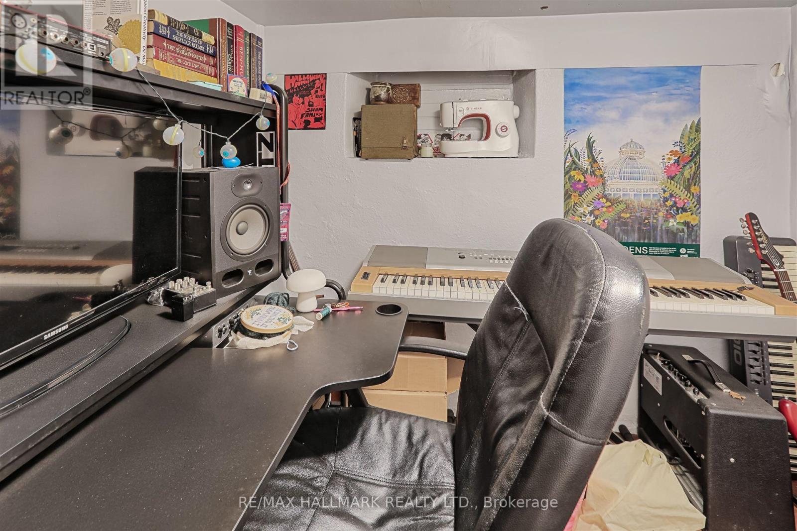 Back - 155 Major Street, Toronto, Ontario  M5S 2K9 - Photo 9 - C13198436