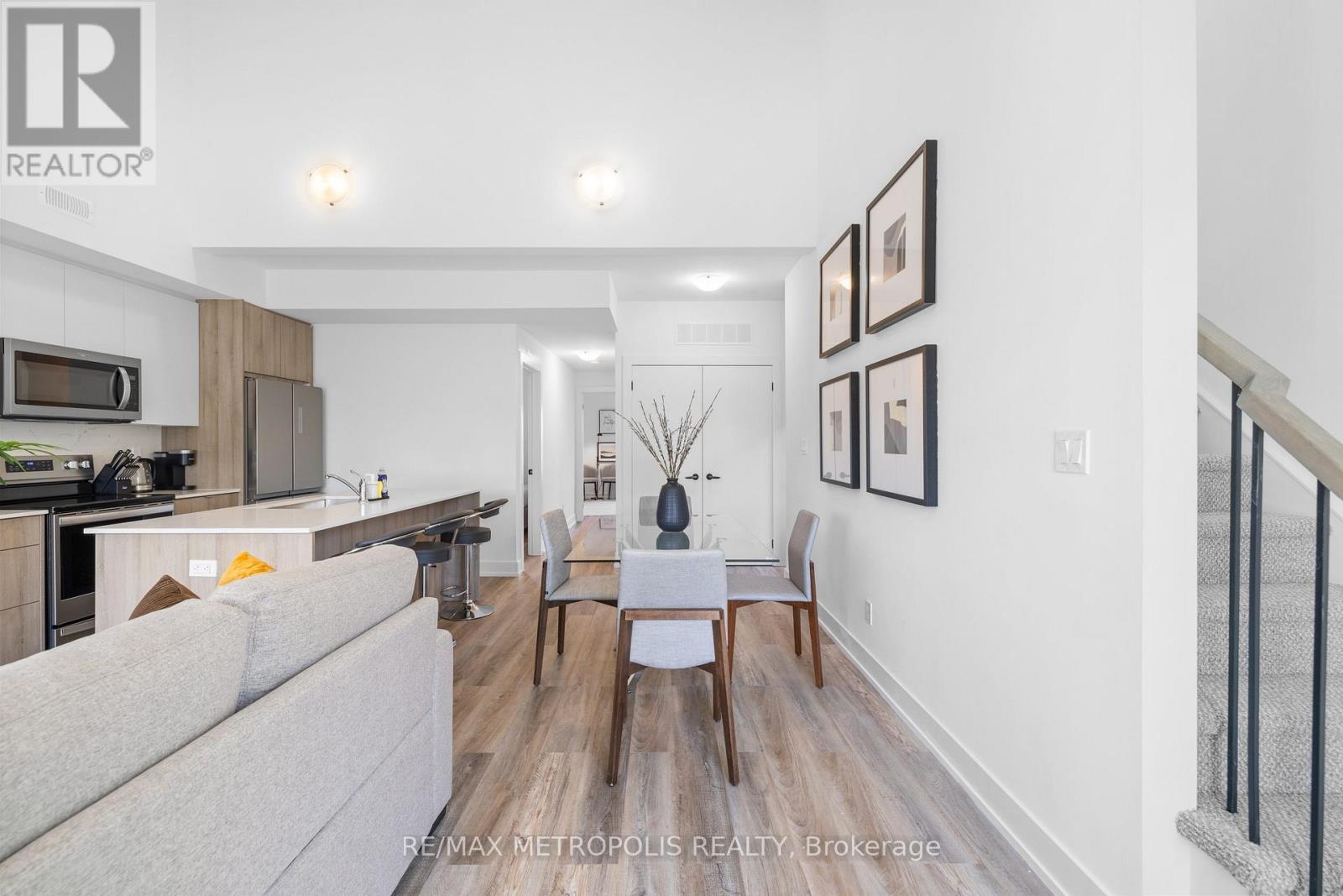 447 Lansdowne Avenue, Toronto, Ontario  M6H 3Y2 - Photo 5 - C13198742