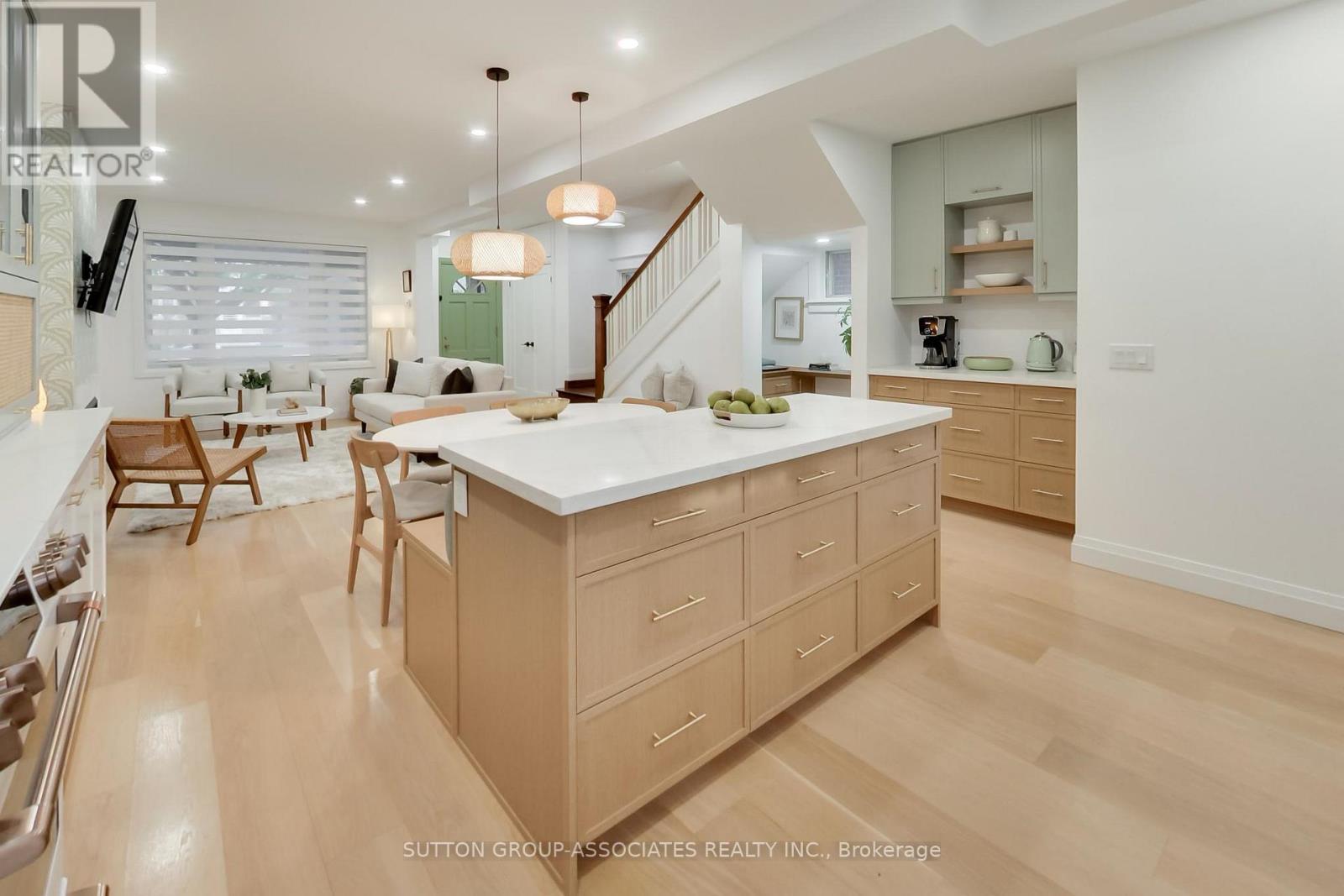 238 LAUDER AVENUE, Toronto, Ontario