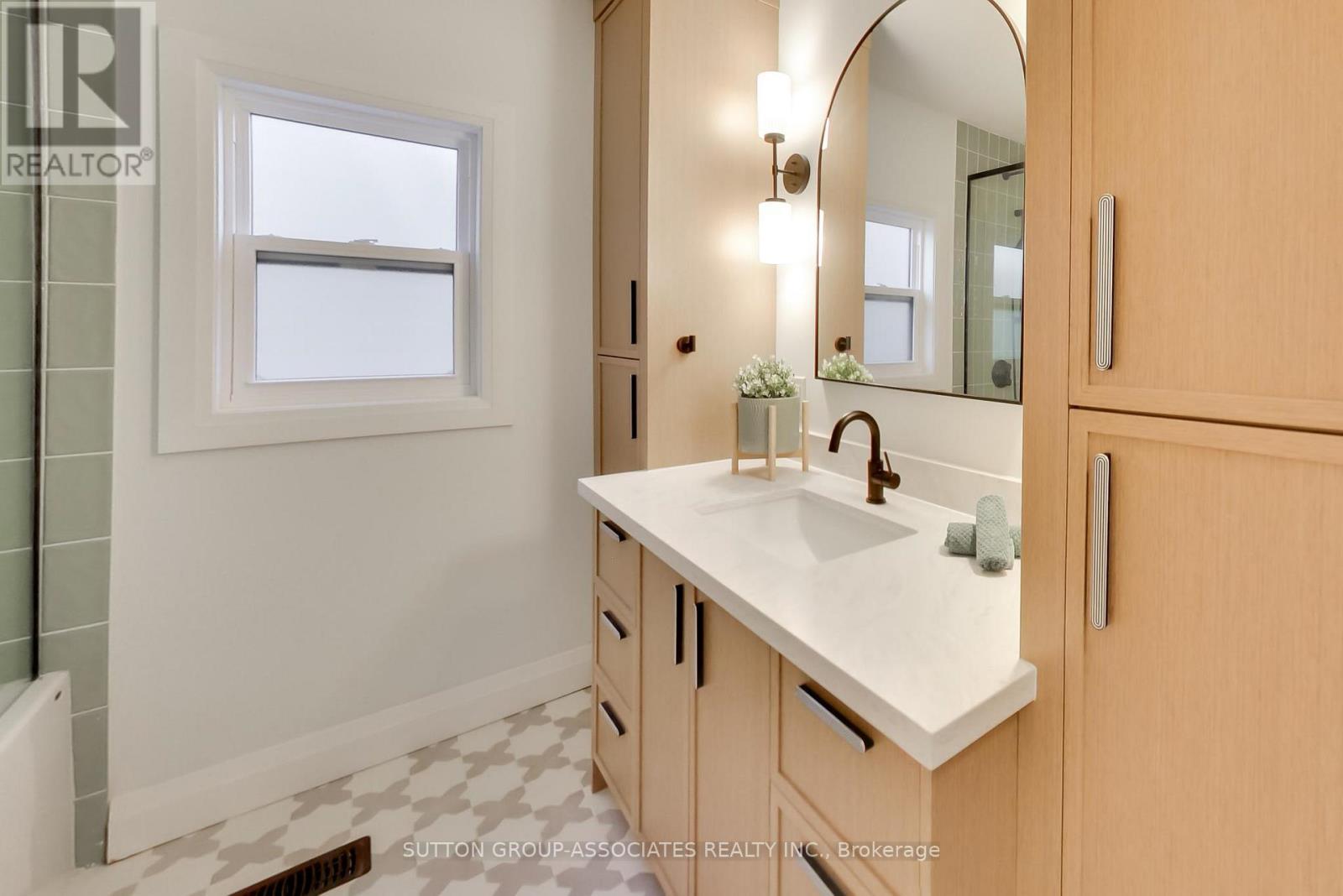 238 Lauder Avenue, Toronto, Ontario  M6E 3H4 - Photo 26 - C13198750