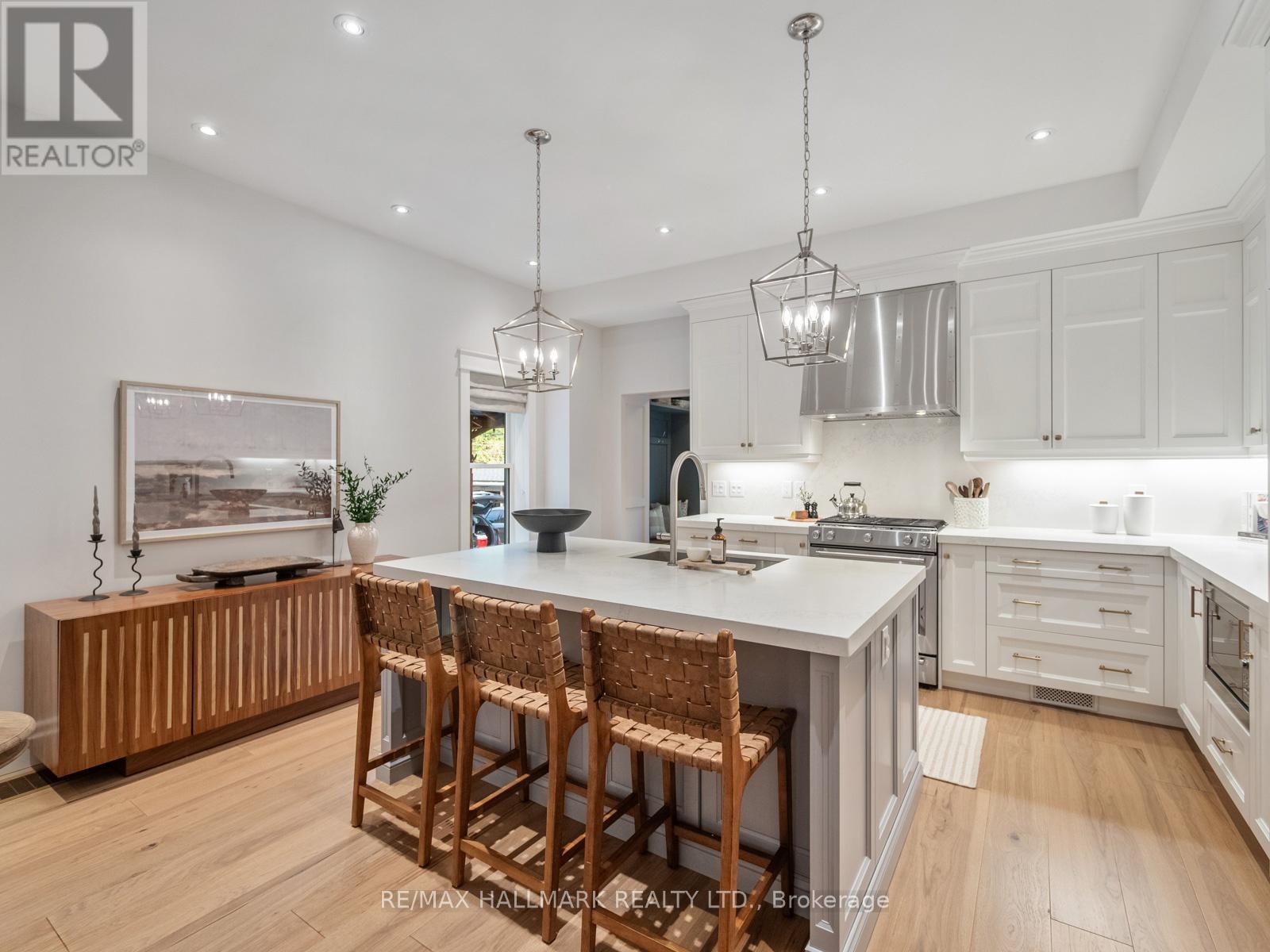 47 Langley Avenue, Toronto, Ontario  M4K 1B4 - Photo 10 - E13198302
