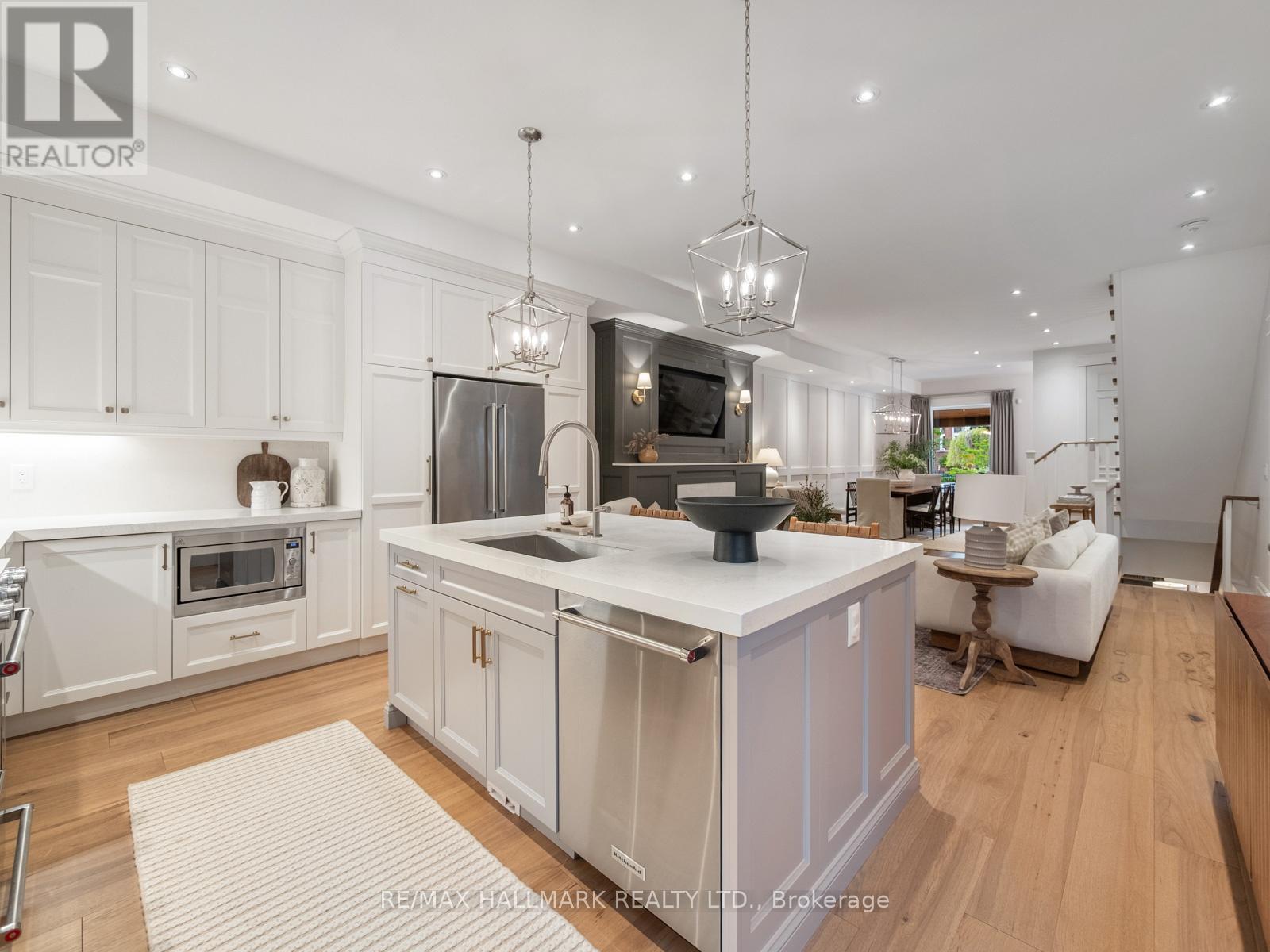 47 Langley Avenue, Toronto, Ontario  M4K 1B4 - Photo 13 - E13198302