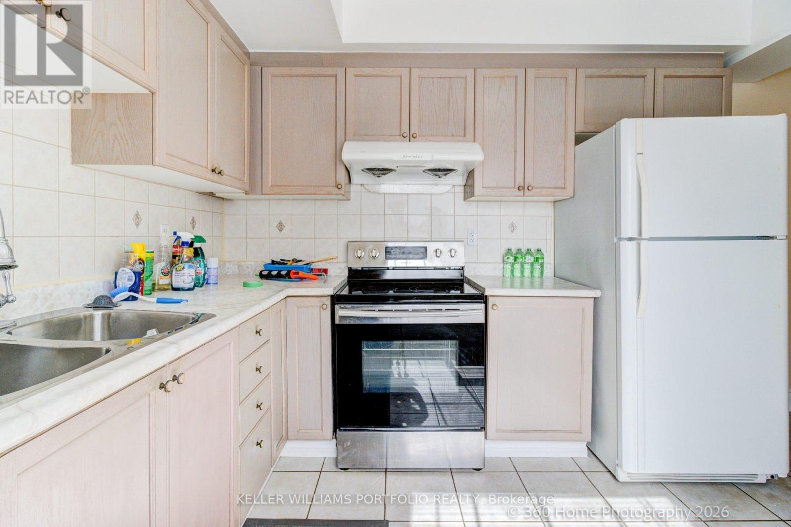 Lower Level - 366 Old Harwood Avenue, Ajax, Ontario  L1T 4K7 - Photo 17 - E13198360