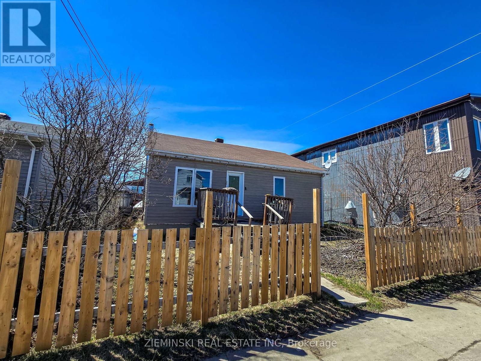 553 D'iberville Avenue, Iroquois Falls, Ontario  P0K 1G0 - Photo 1 - T13199240