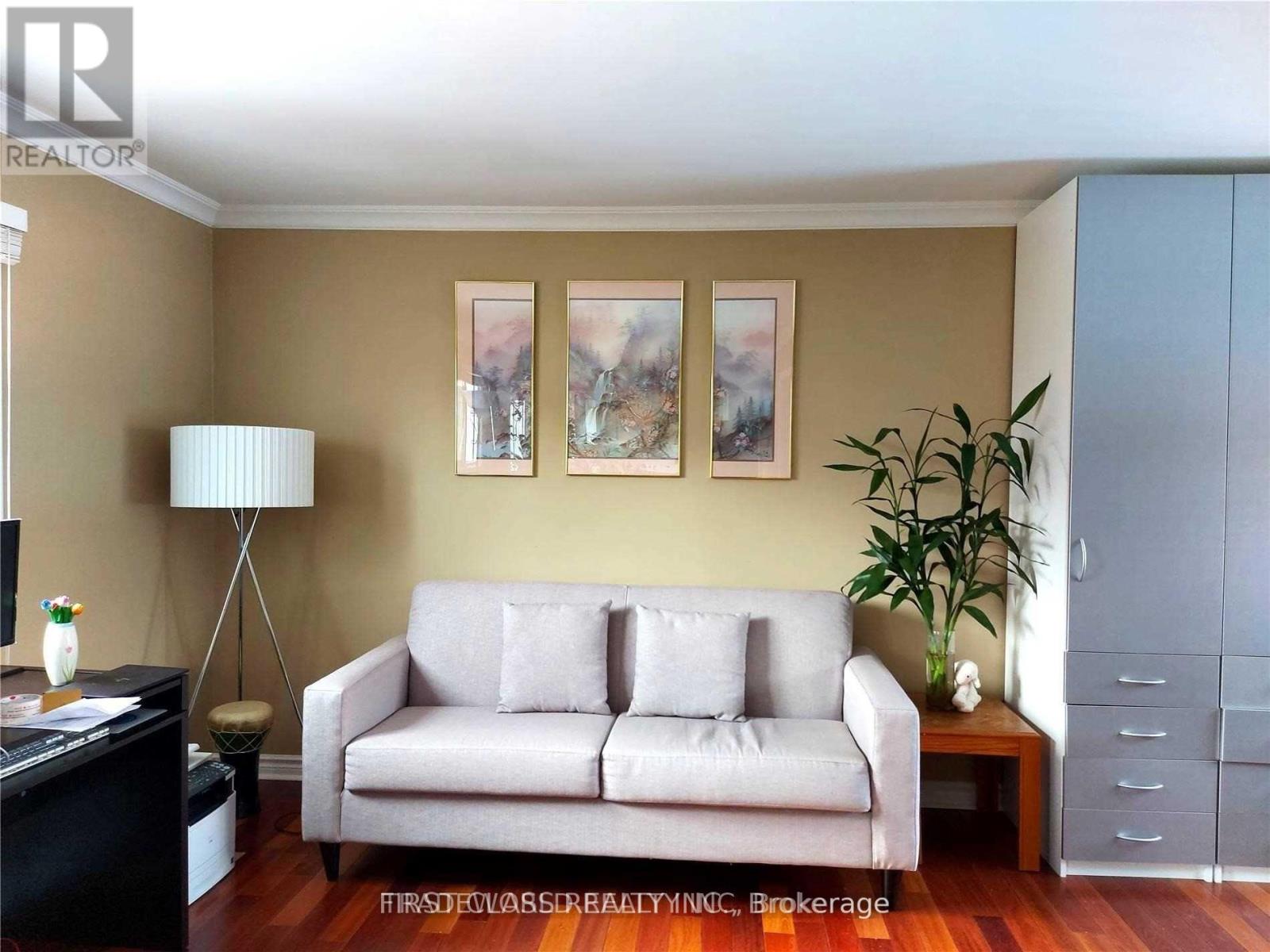 M&2nd - 880 Leslie Valley Drive, Newmarket, Ontario  L3Y 7G9 - Photo 13 - N13198478