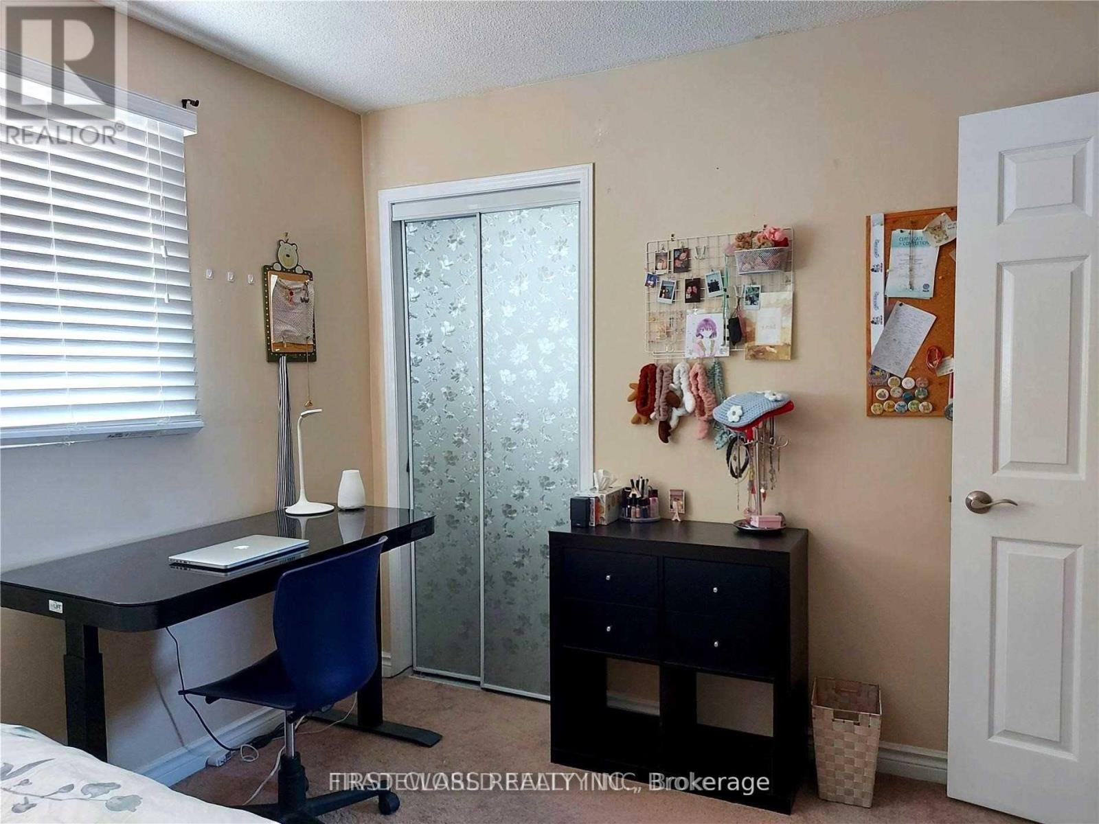 M&2nd - 880 Leslie Valley Drive, Newmarket, Ontario  L3Y 7G9 - Photo 4 - N13198478