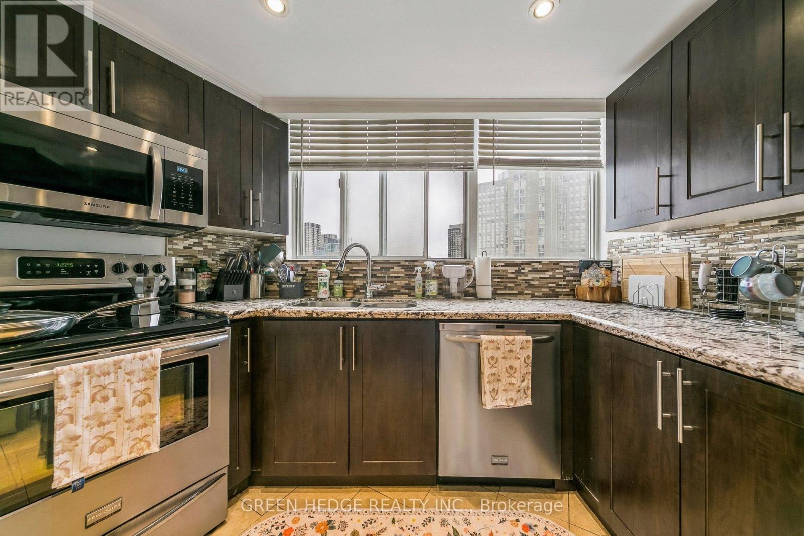 2102 - 3700 Kaneff Crescent, Mississauga, Ontario  L5A 4B8 - Photo 11 - W13051072
