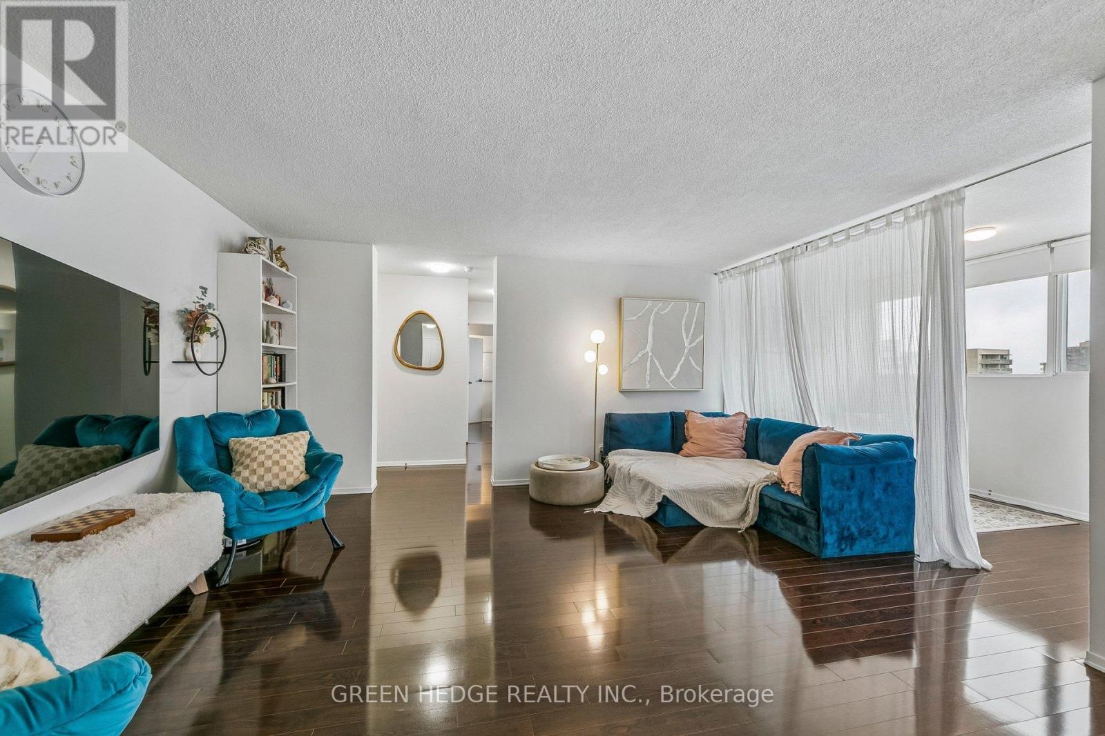 2102 - 3700 Kaneff Crescent, Mississauga, Ontario  L5A 4B8 - Photo 2 - W13051072