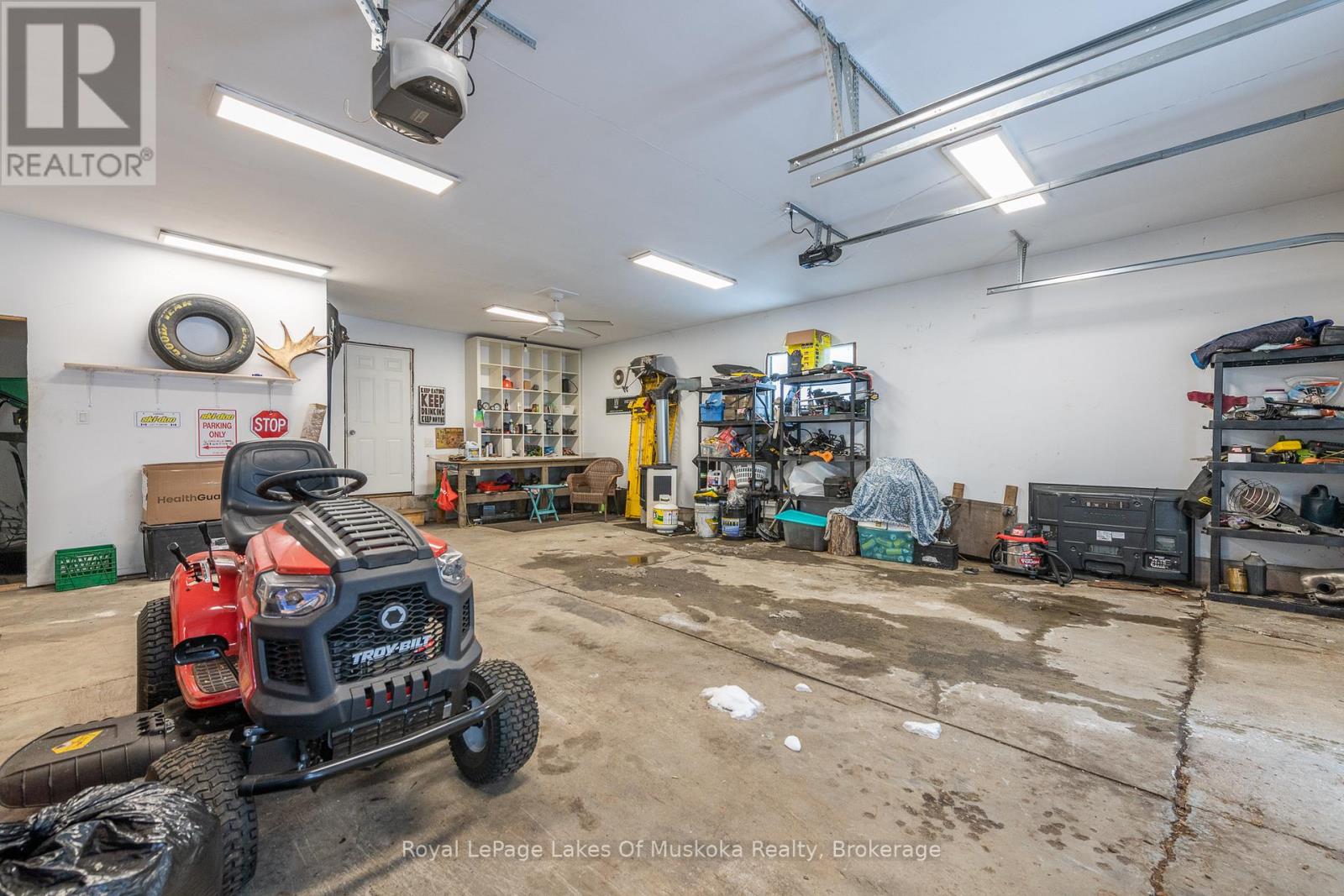 256 Woodland Drive, Huntsville, Ontario  P1H 1A6 - Photo 32 - X12716700