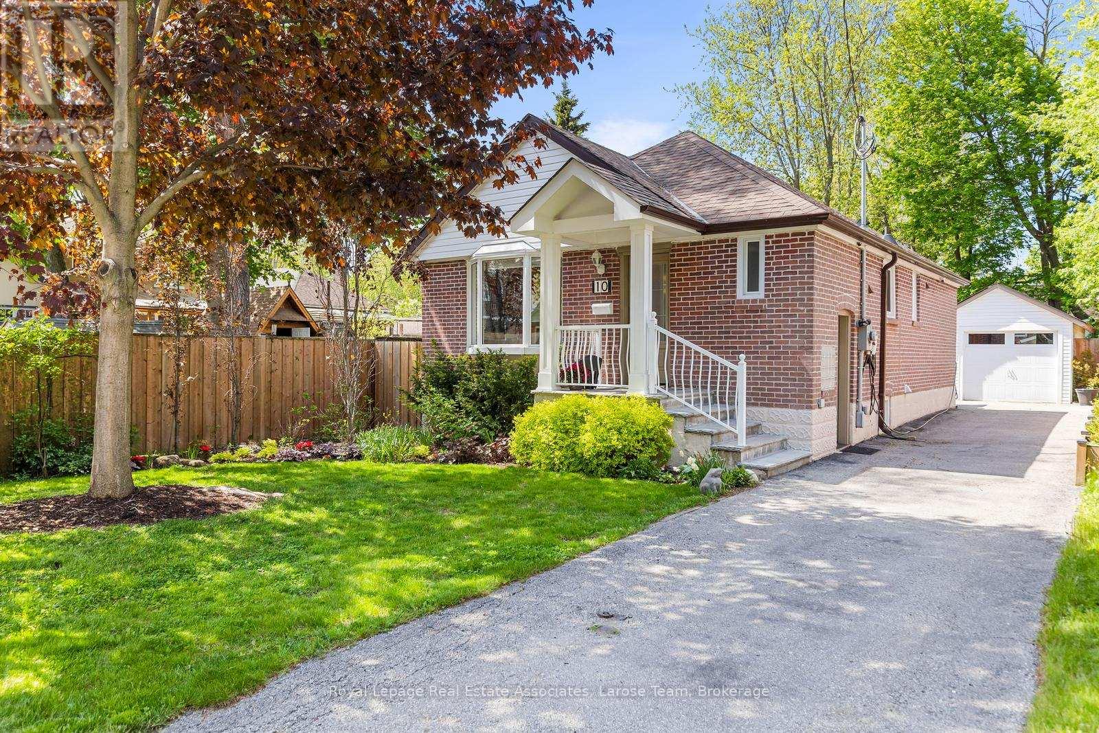 10 IRIS ROAD, Toronto, Ontario