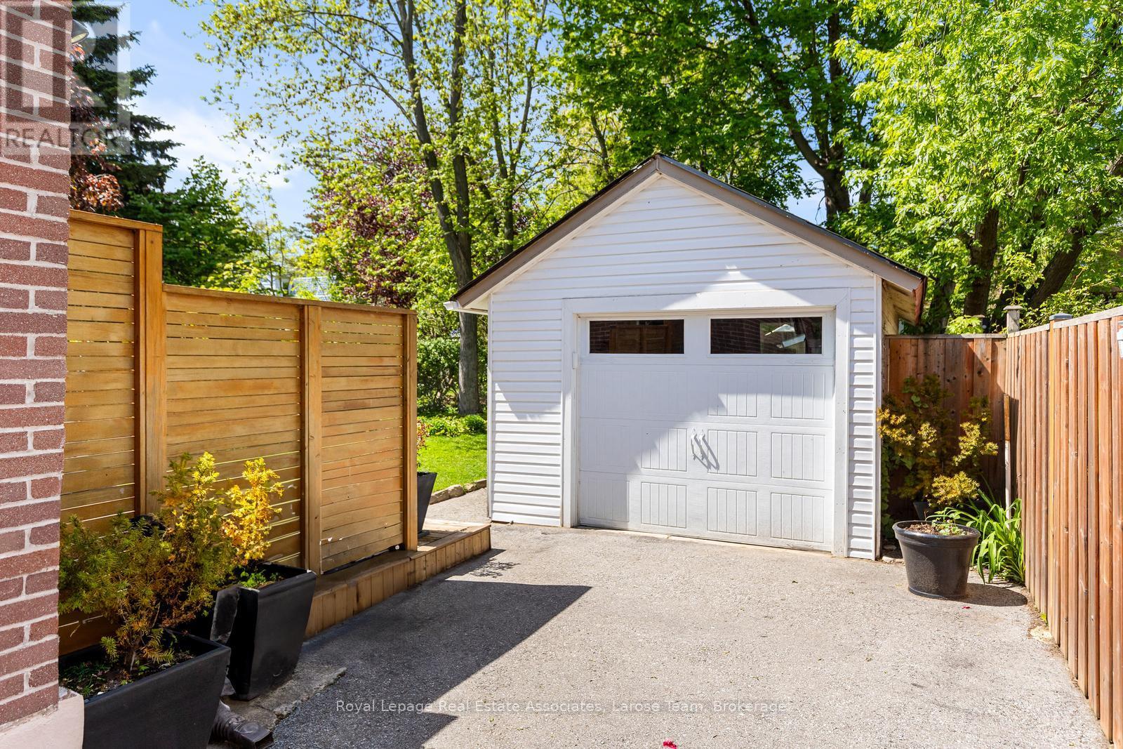 10 Iris Road, Toronto, Ontario  M8V 2G9 - Photo 31 - W13198278