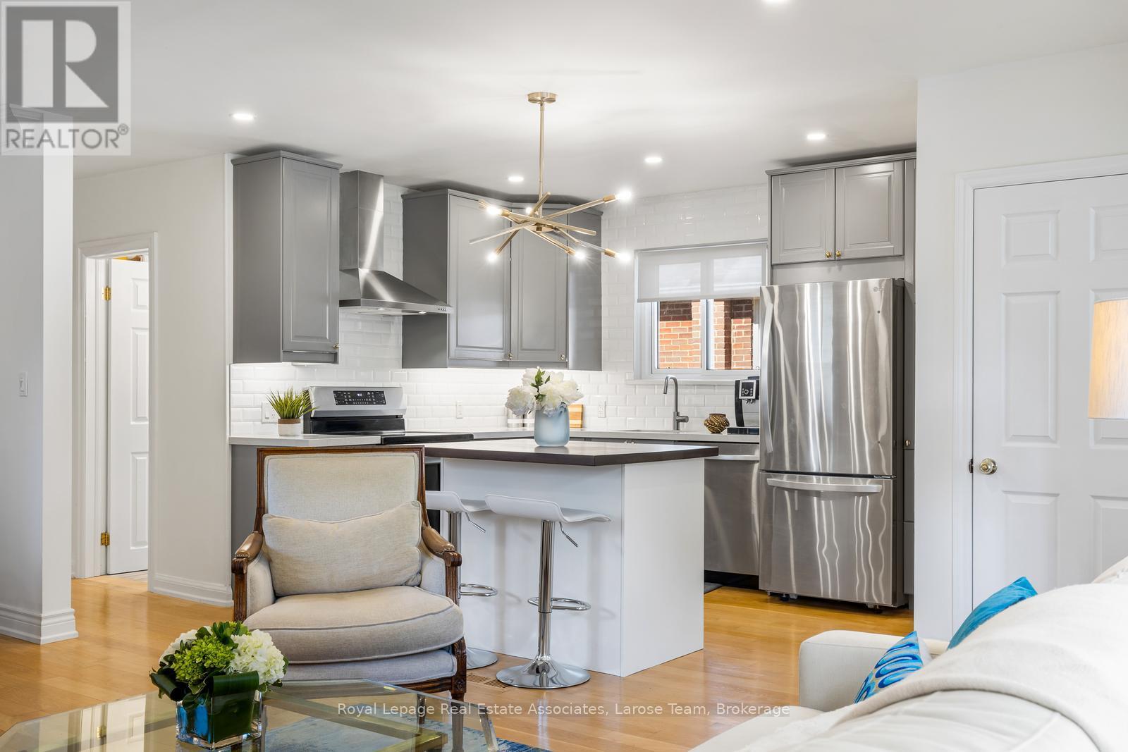 10 Iris Road, Toronto, Ontario  M8V 2G9 - Photo 7 - W13198278