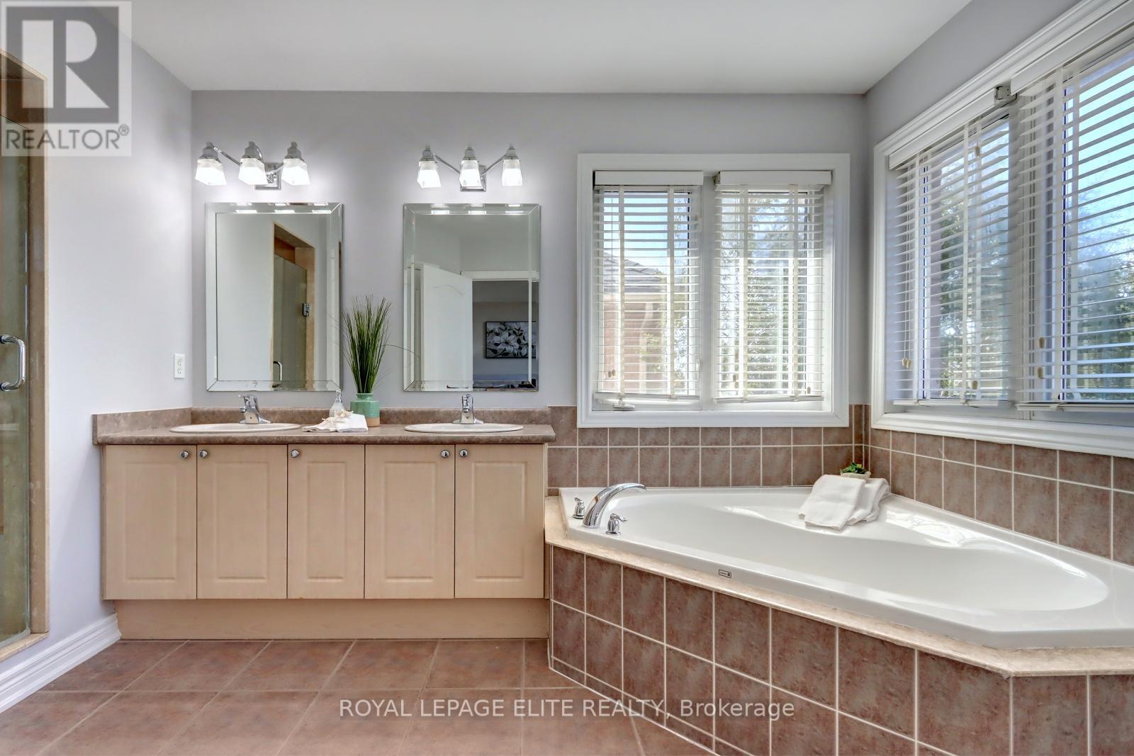 2437 Hilda Drive, Oakville, Ontario  L6H 7N5 - Photo 21 - W13198374