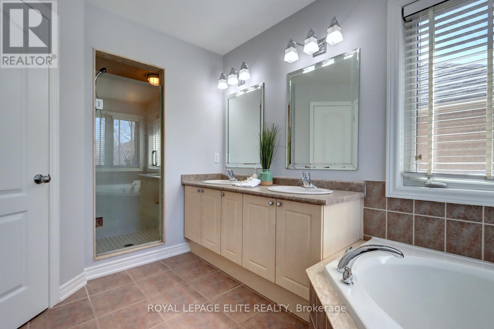 2437 Hilda Drive, Oakville, Ontario  L6H 7N5 - Photo 22 - W13198374