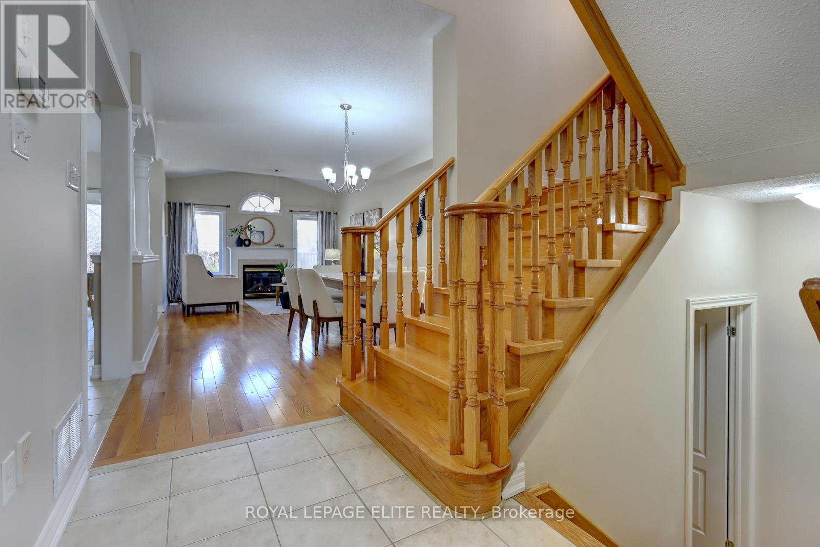 2437 Hilda Drive, Oakville, Ontario  L6H 7N5 - Photo 5 - W13198374