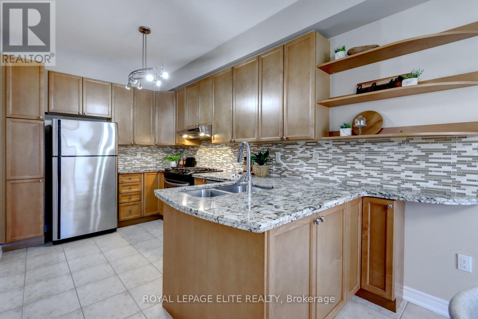 2437 Hilda Drive, Oakville, Ontario  L6H 7N5 - Photo 6 - W13198374