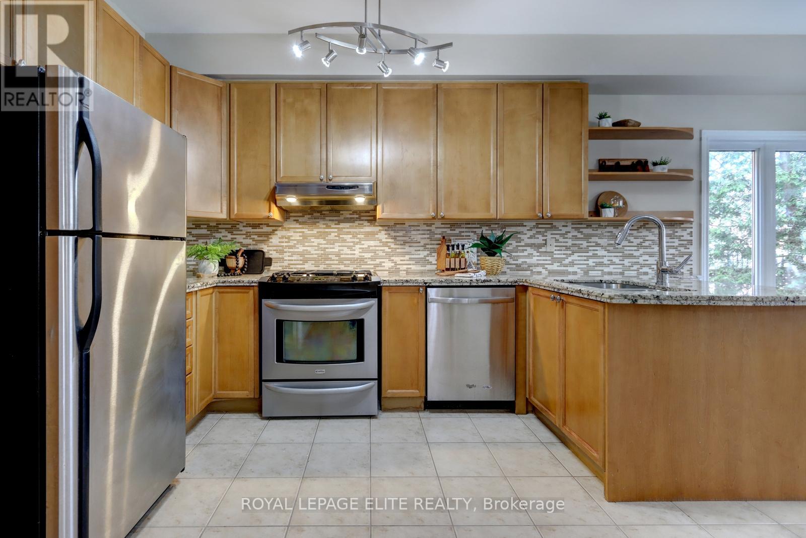2437 Hilda Drive, Oakville, Ontario  L6H 7N5 - Photo 7 - W13198374