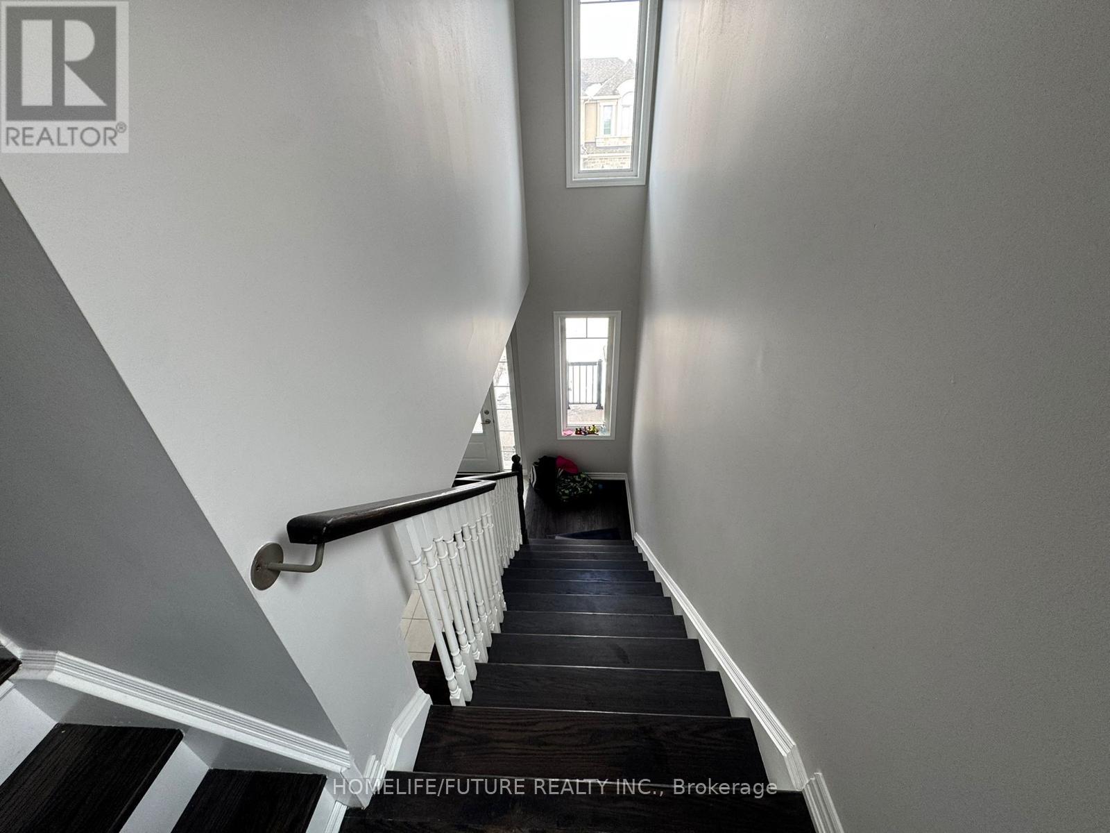143 Yates Drive, Milton, Ontario  L9E 1S7 - Photo 4 - W13198454