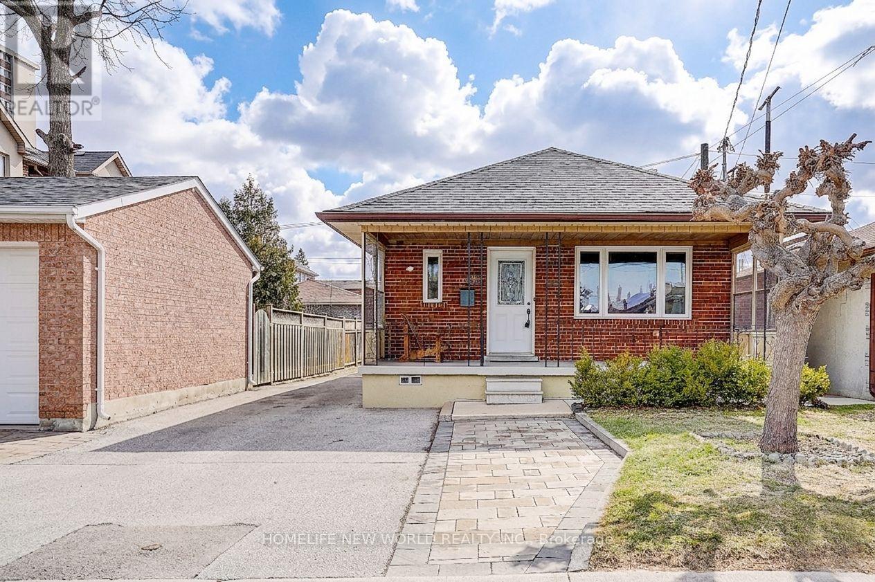 56 TEDDER STREET, Toronto, Ontario