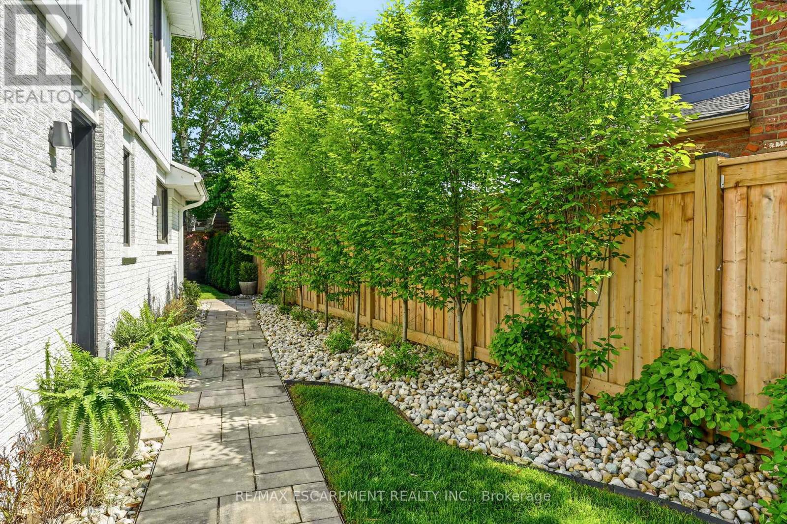 394 Rankin Drive, Burlington, Ontario  L7N 2B5 - Photo 48 - W13198772