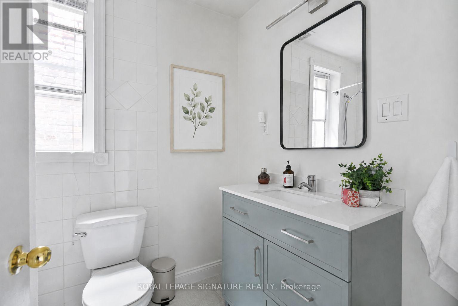 13 Auburn Avenue, Toronto, Ontario  M6H 2L6 - Photo 15 - W13198786