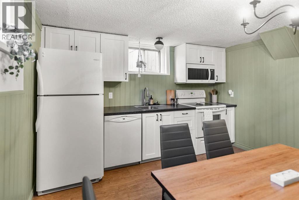 232 21 Avenue NE, Calgary, Alberta  T2E 1S4 - Photo 18 - A2294487