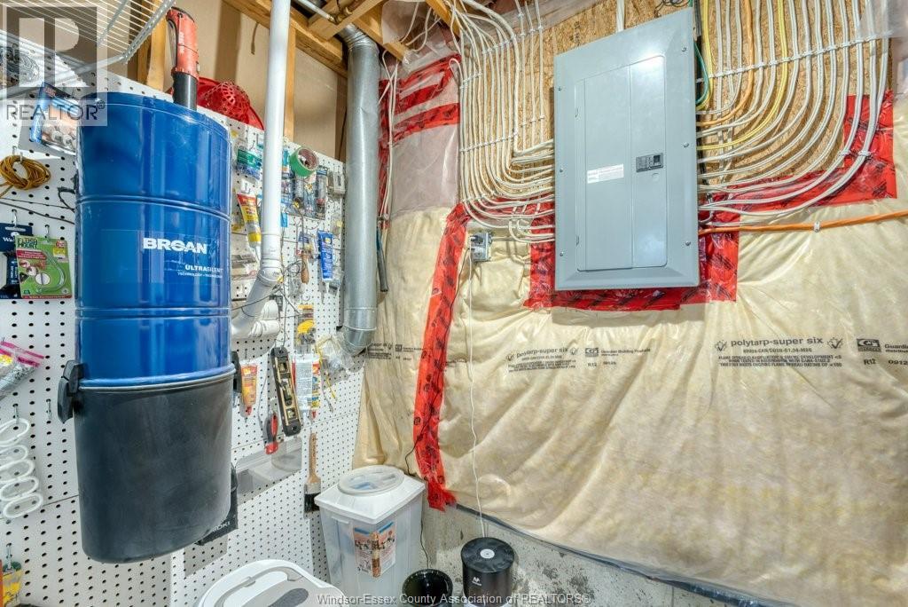 411 Rosewood Drive, Lakeshore, Ontario  N8L 1B9 - Photo 33 - 26012352