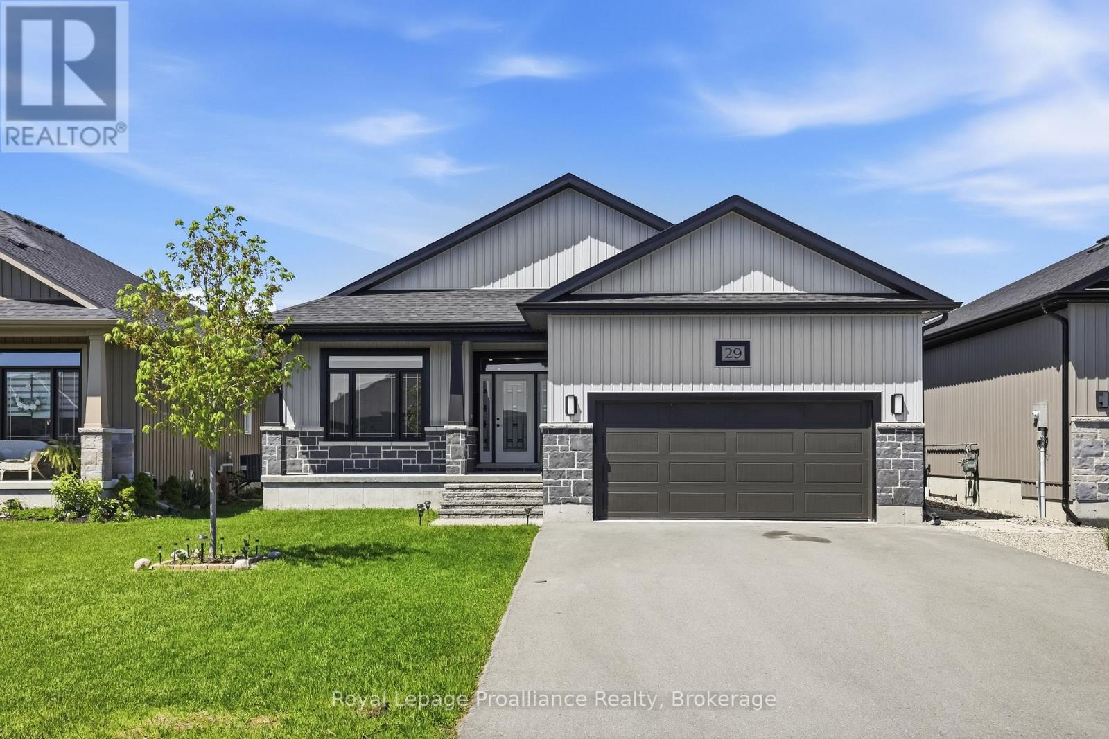 29 SABRINA AVENUE, Quinte West, Ontario