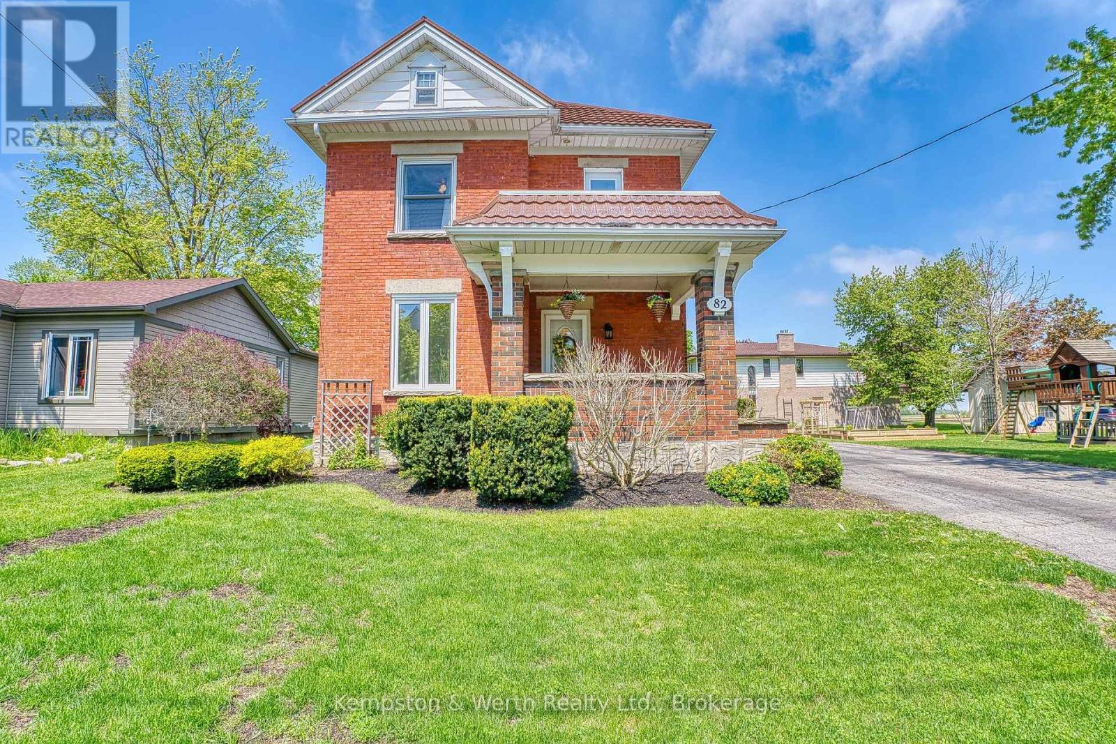 82 MAIN STREET N, Perth East, Ontario