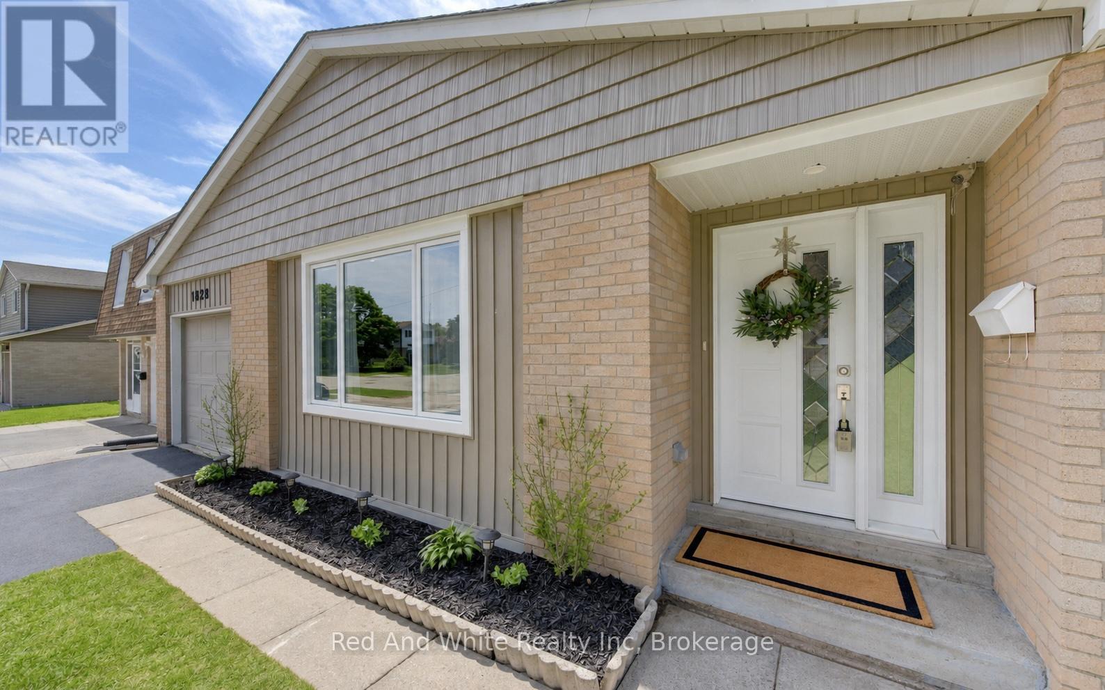 1828 Earlwood Drive, Cambridge, Ontario  N3H 5A3 - Photo 3 - X13200054