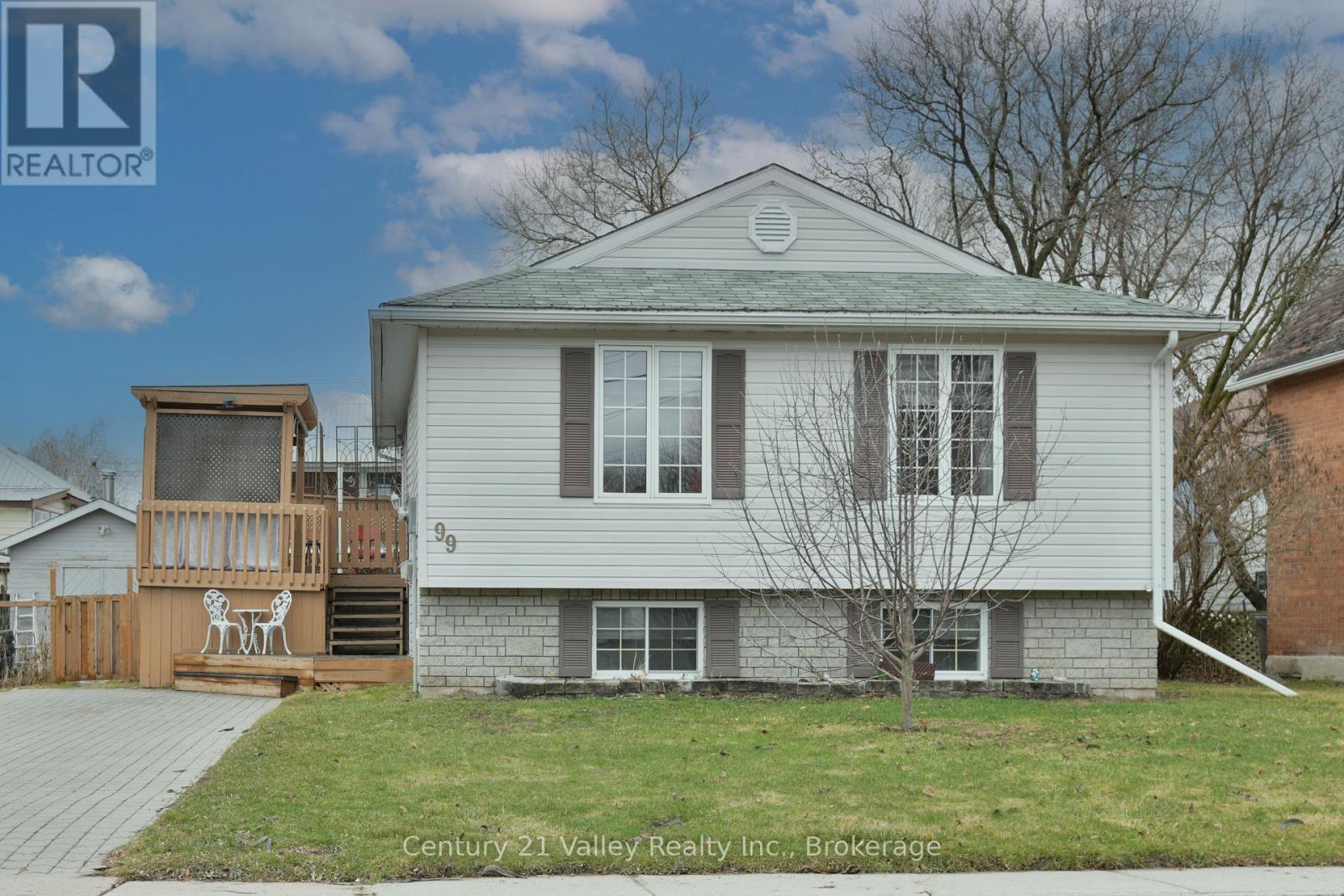 99 Queen Street N, Renfrew, Ontario  K7V 2A4 - Photo 1 - X13199038