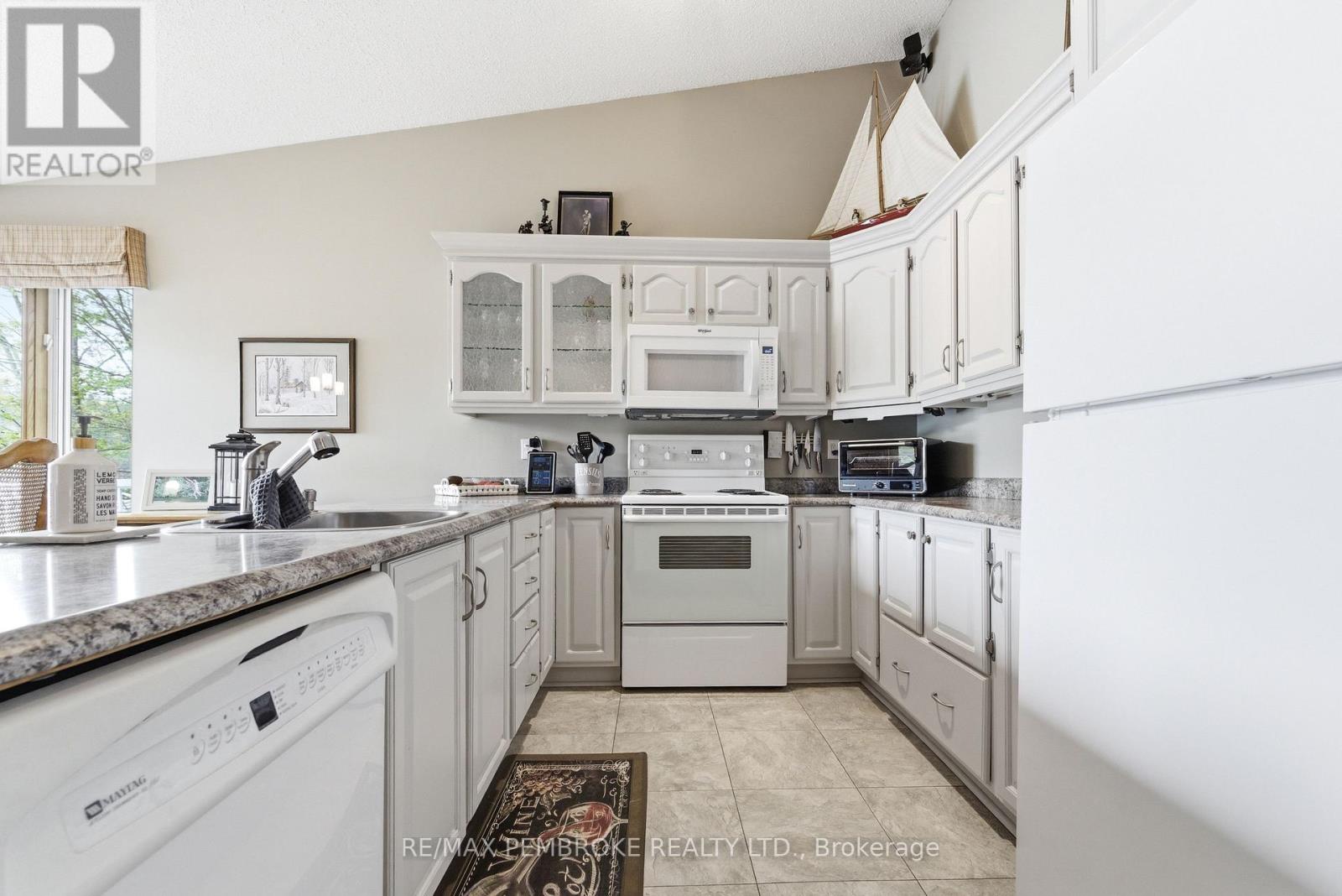 93 Bilsborrow Trail, Petawawa, Ontario K8H 2W8 - Photo 4 - X13199112