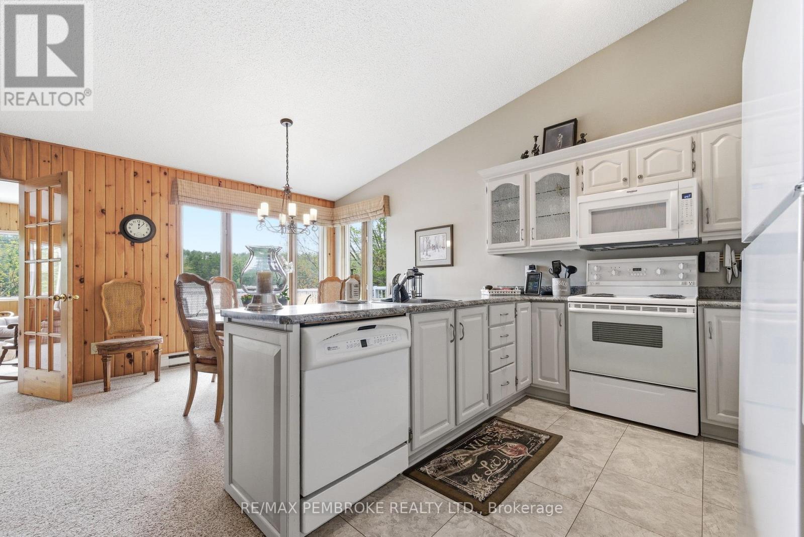 93 Bilsborrow Trail, Petawawa, Ontario K8H 2W8 - Photo 5 - X13199112