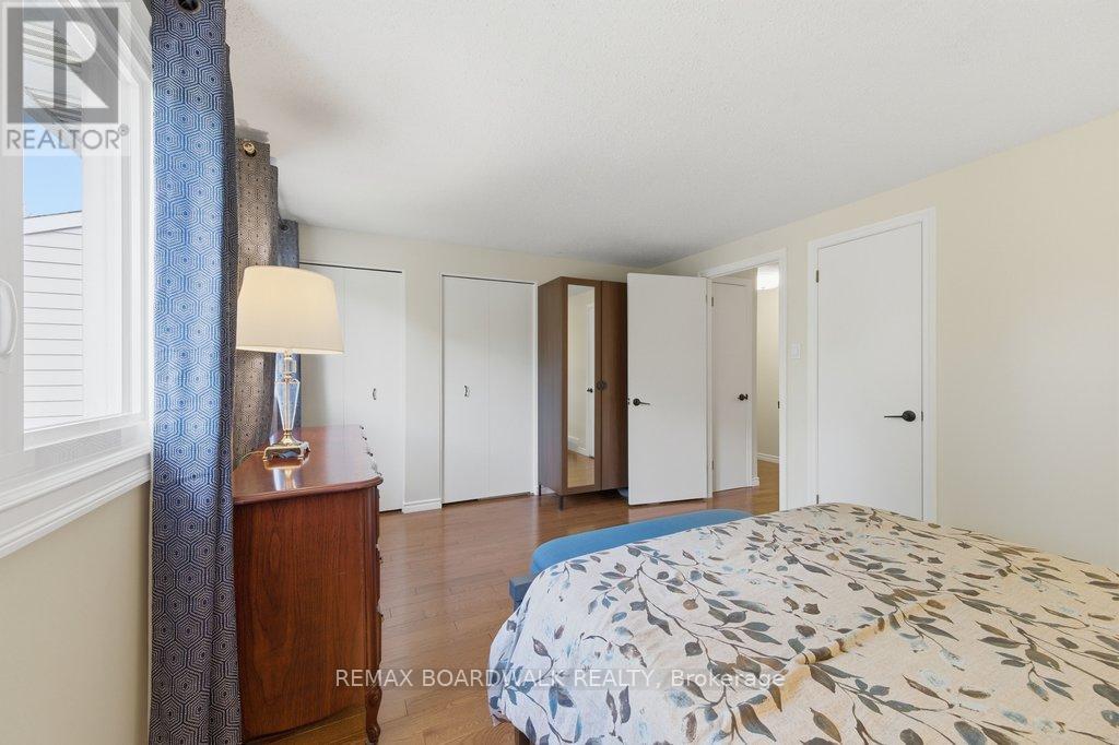 4 Glen Park Drive, Ottawa, Ontario  K1B 3Z2 - Photo 15 - X13198938