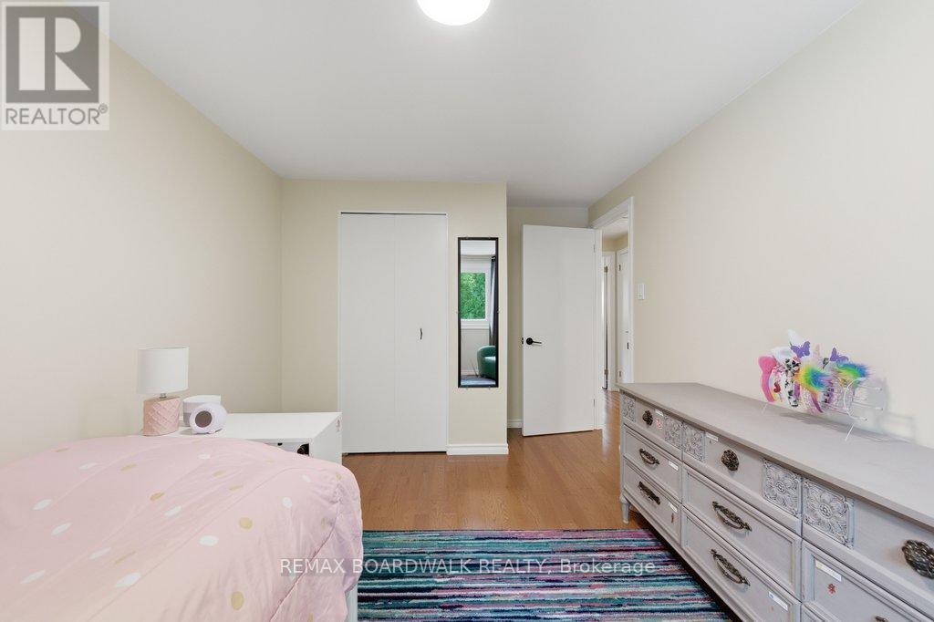 4 Glen Park Drive, Ottawa, Ontario  K1B 3Z2 - Photo 19 - X13198938