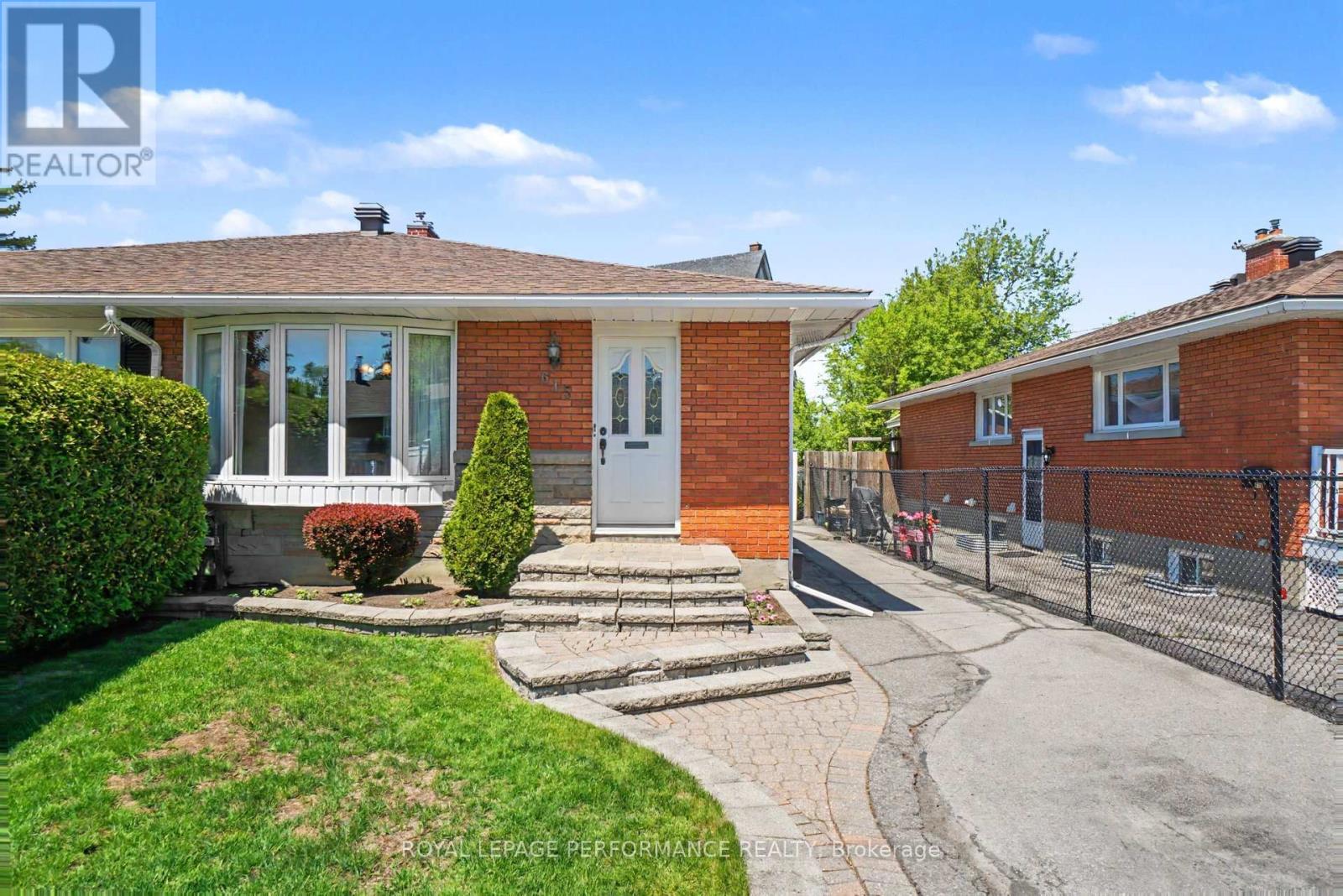 615 Quebec Street, Ottawa, Ontario  K1K 0Z4 - Photo 2 - X13200594