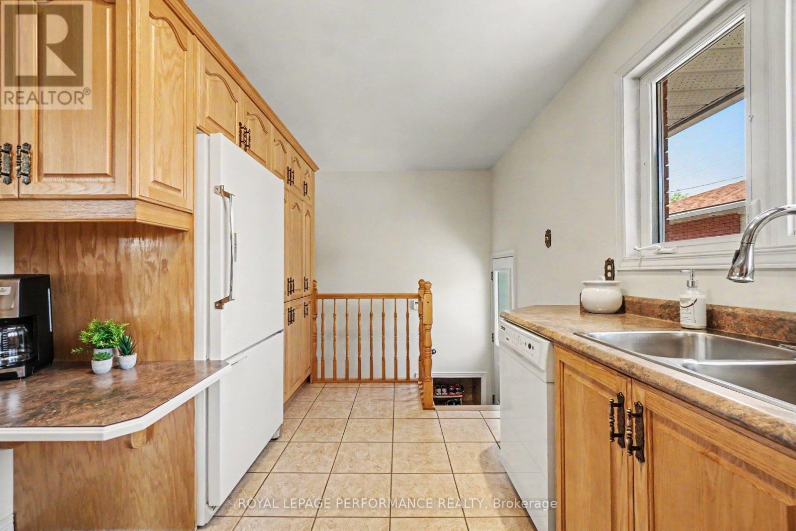 615 Quebec Street, Ottawa, Ontario  K1K 0Z4 - Photo 8 - X13200594