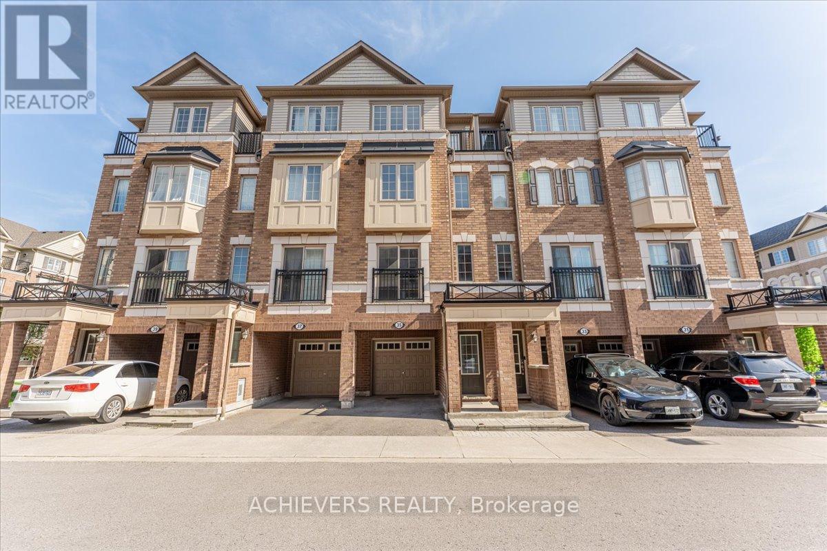35 GLENSTAL PATH, Oshawa, Ontario