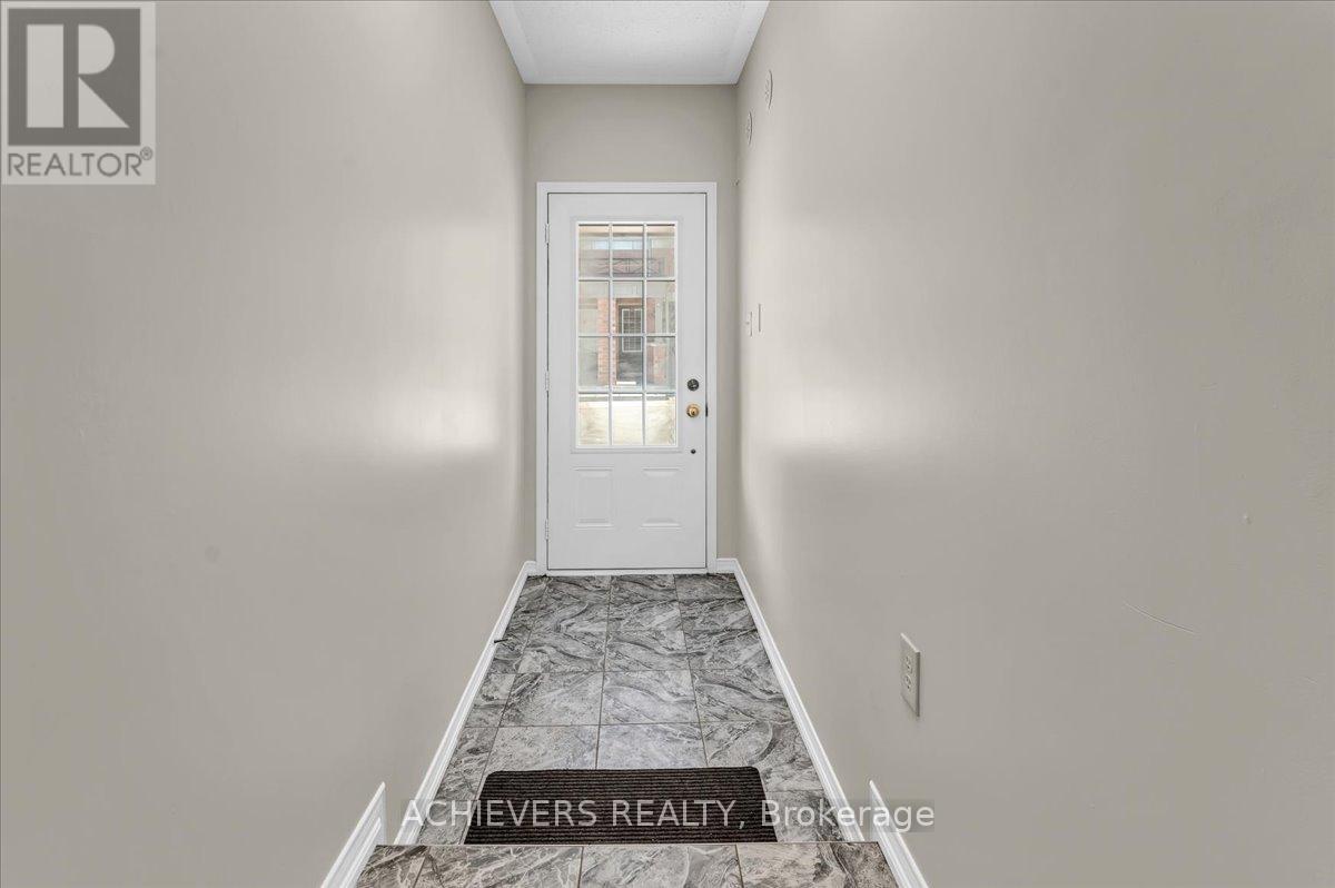 35 Glenstal Path, Oshawa, Ontario  L1L 0L2 - Photo 6 - E13180308