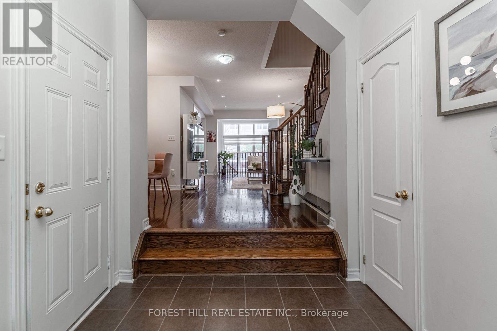 23 - 2019 Trawden Way, Oakville, Ontario  L6M 0M3 - Photo 3 - W13065548