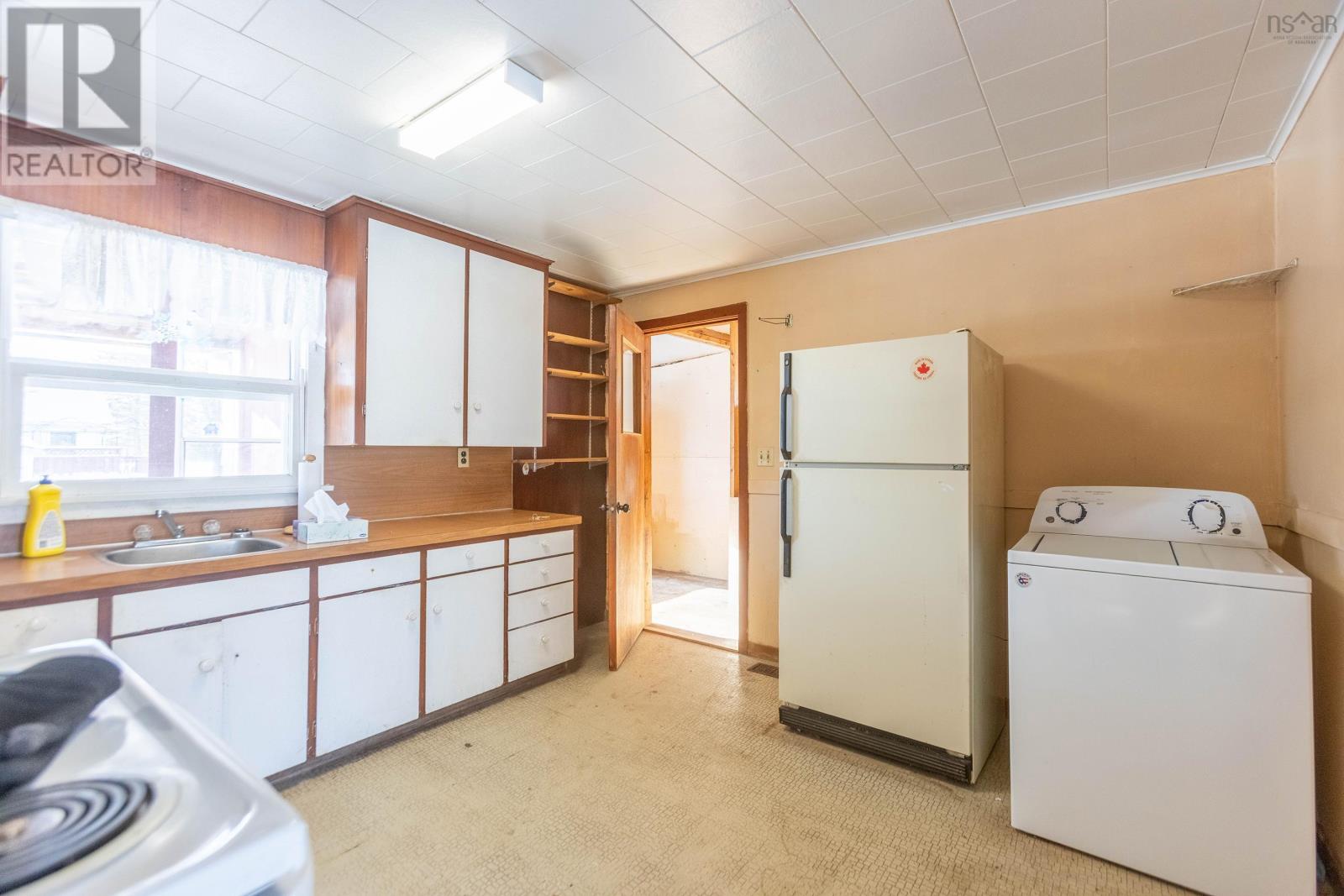 1 Boylston Avenue, Amherst, Nova Scotia  B4H 3W7 - Photo 8 - 202601764