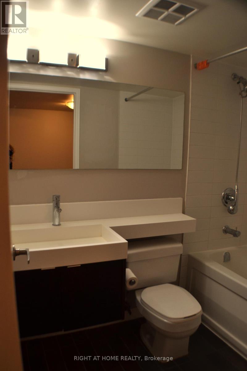 1005 - 25 Telegram Mews, Toronto, Ontario  M5V 3Z1 - Photo 29 - C13199624
