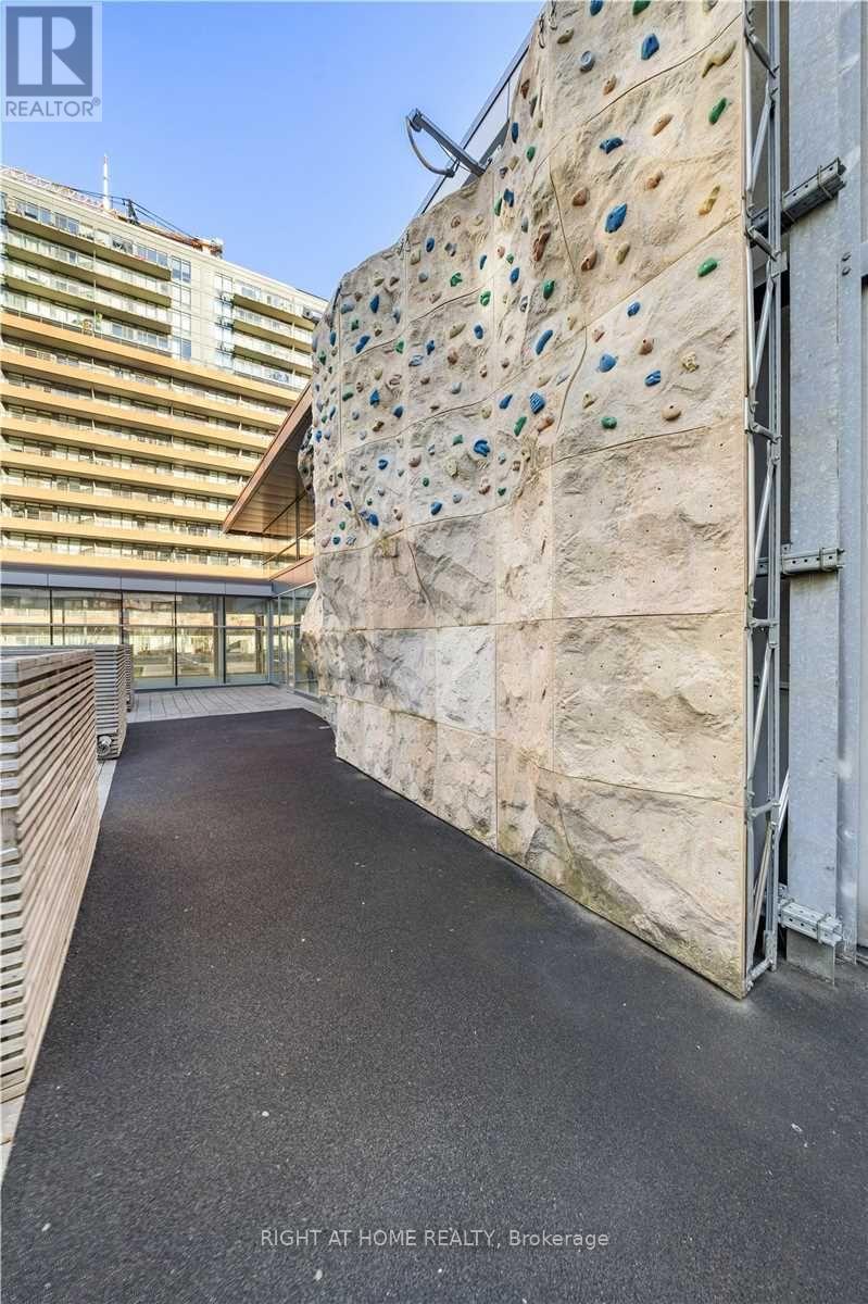 1005 - 25 Telegram Mews, Toronto, Ontario  M5V 3Z1 - Photo 44 - C13199624