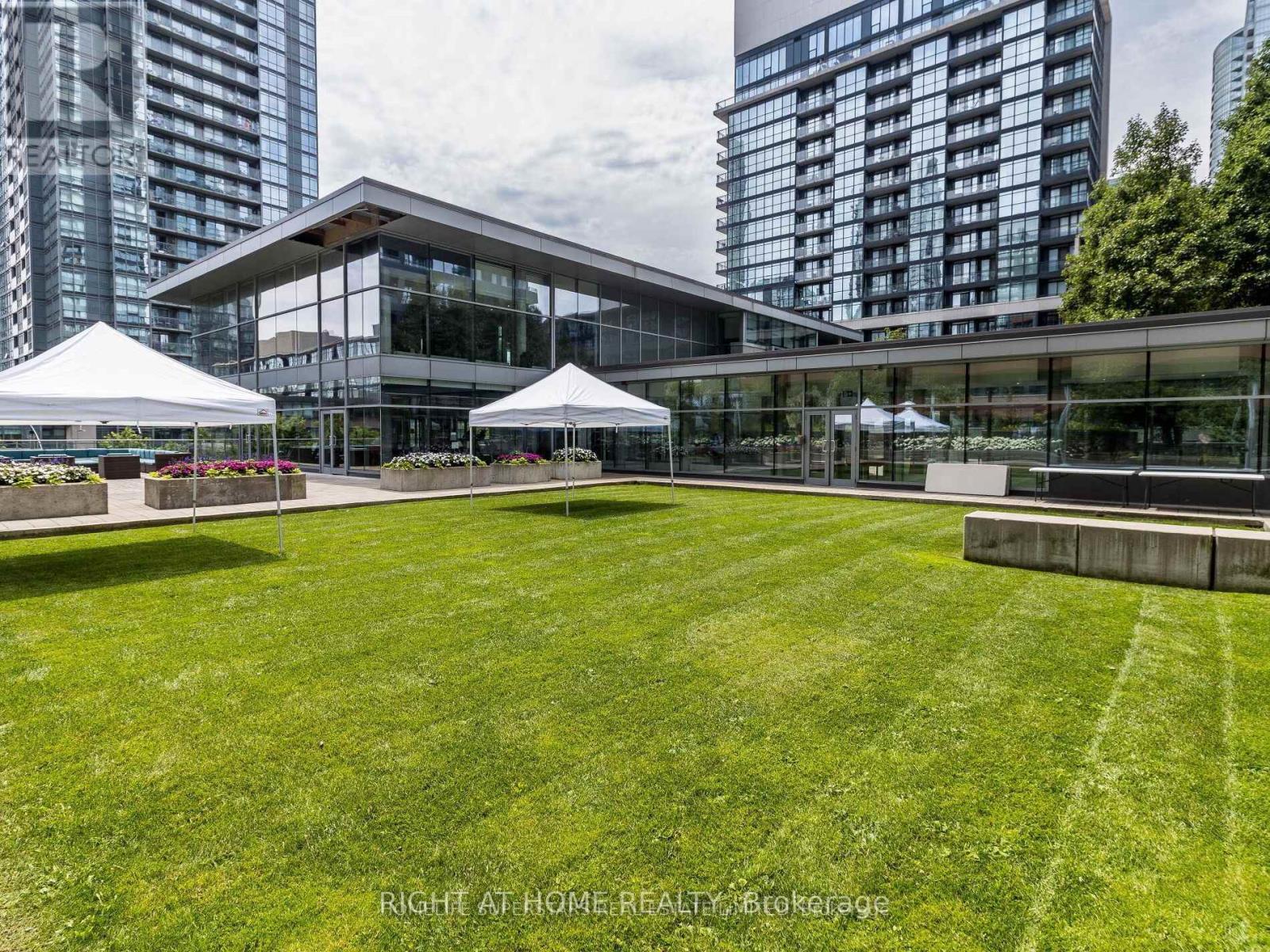 1005 - 25 Telegram Mews, Toronto, Ontario  M5V 3Z1 - Photo 47 - C13199624